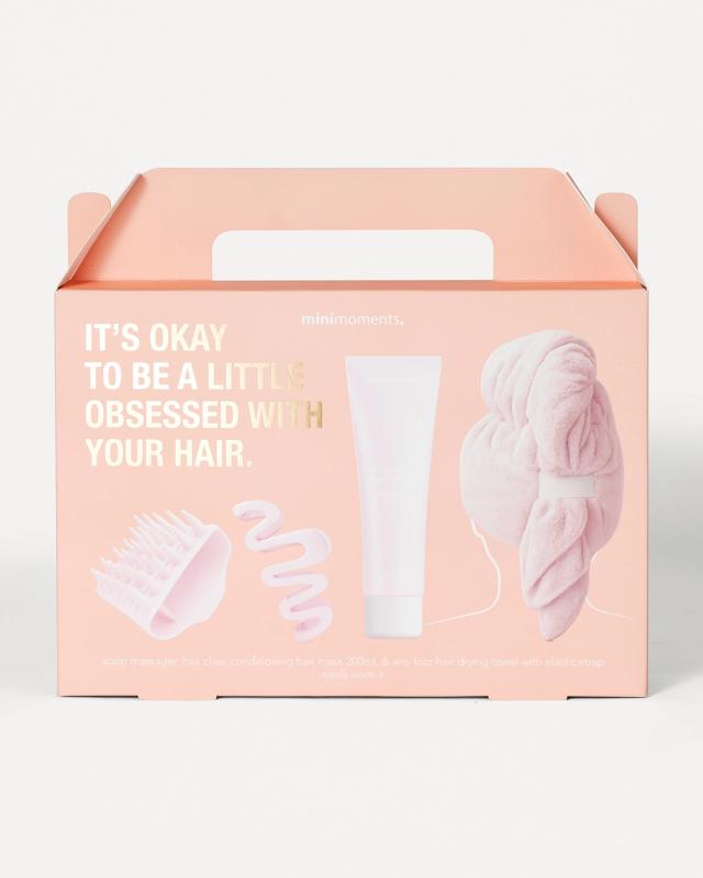 Minimoments It's Okay To Be a Little Obsessed With Your Hair