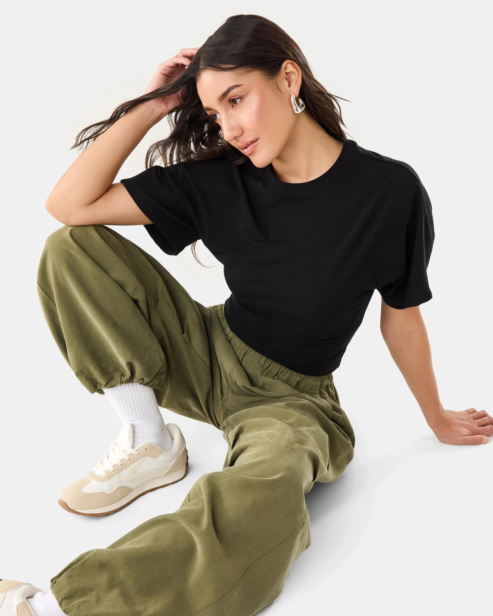 6 Short Sleeve Fitted Top Black, 6 of 6