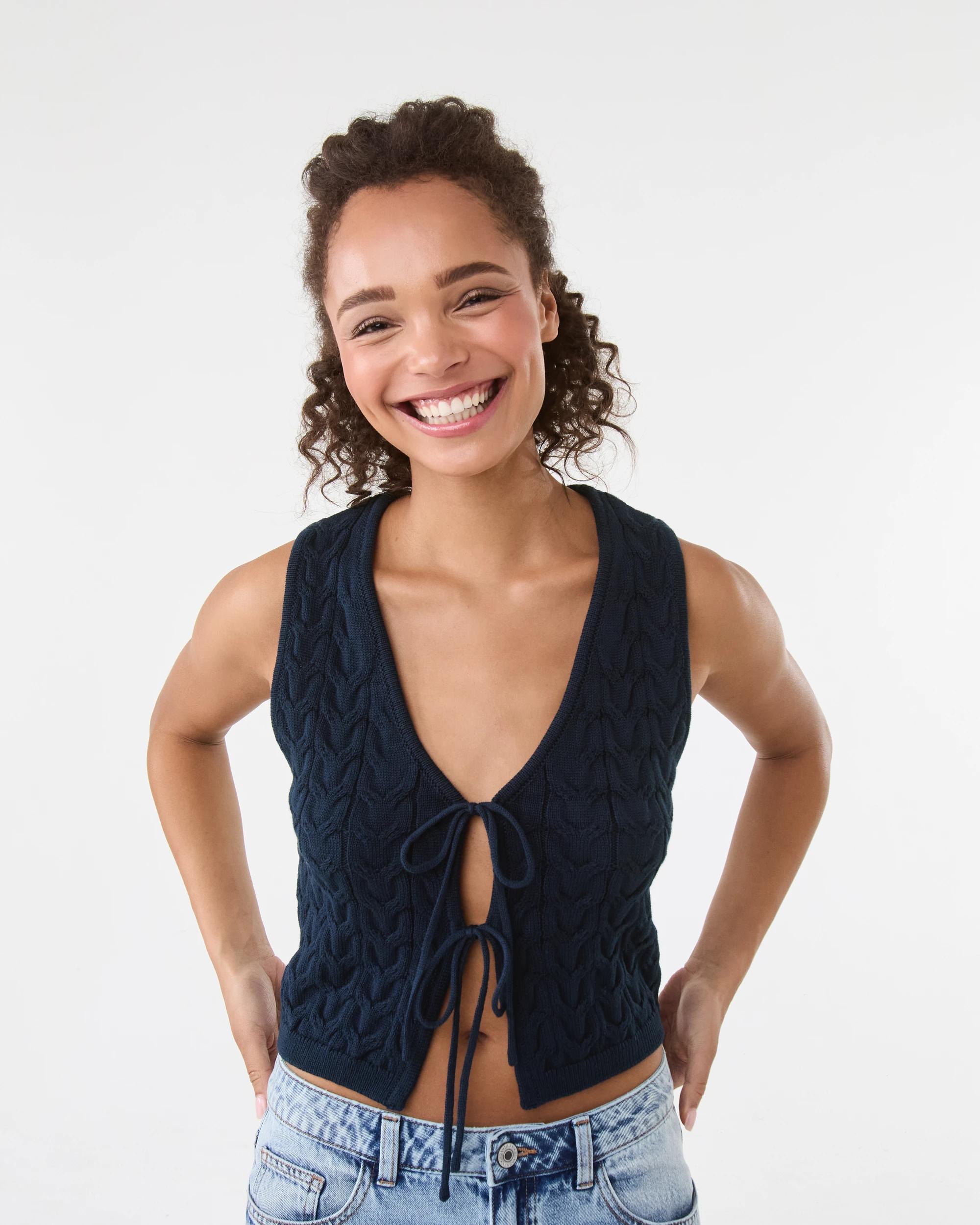 1 True Knit Cable Tie Vest Navy Blaze, 1 of 8