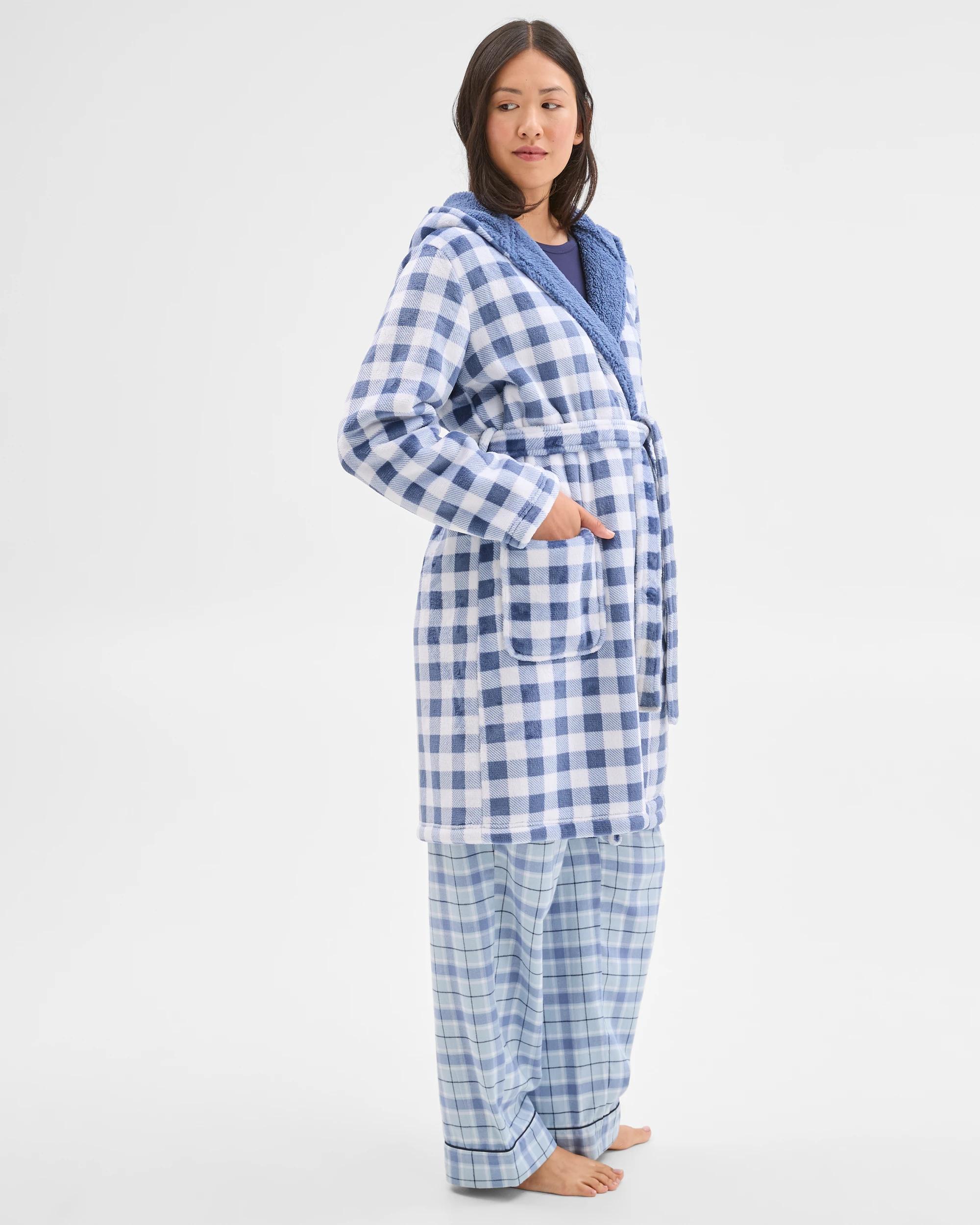 4 Target Woman Sherpa Hooded Sleep Robe CHECK BLUE, 4 of 7