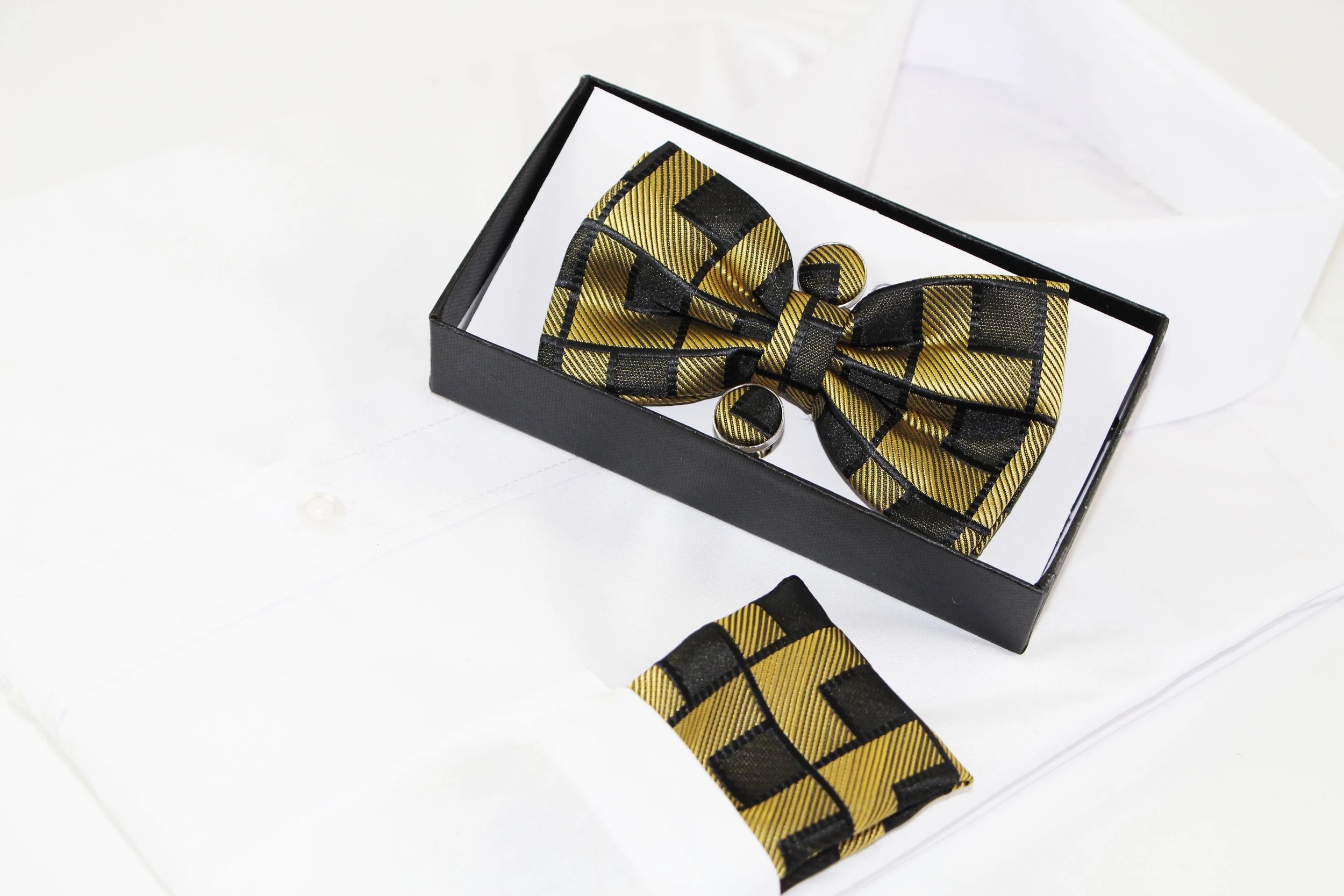 1 Zasel Mens Gold Rectilinear Matching Bow Tie, Pocket Square & Cuff Links Set - Multi, 1 of 4