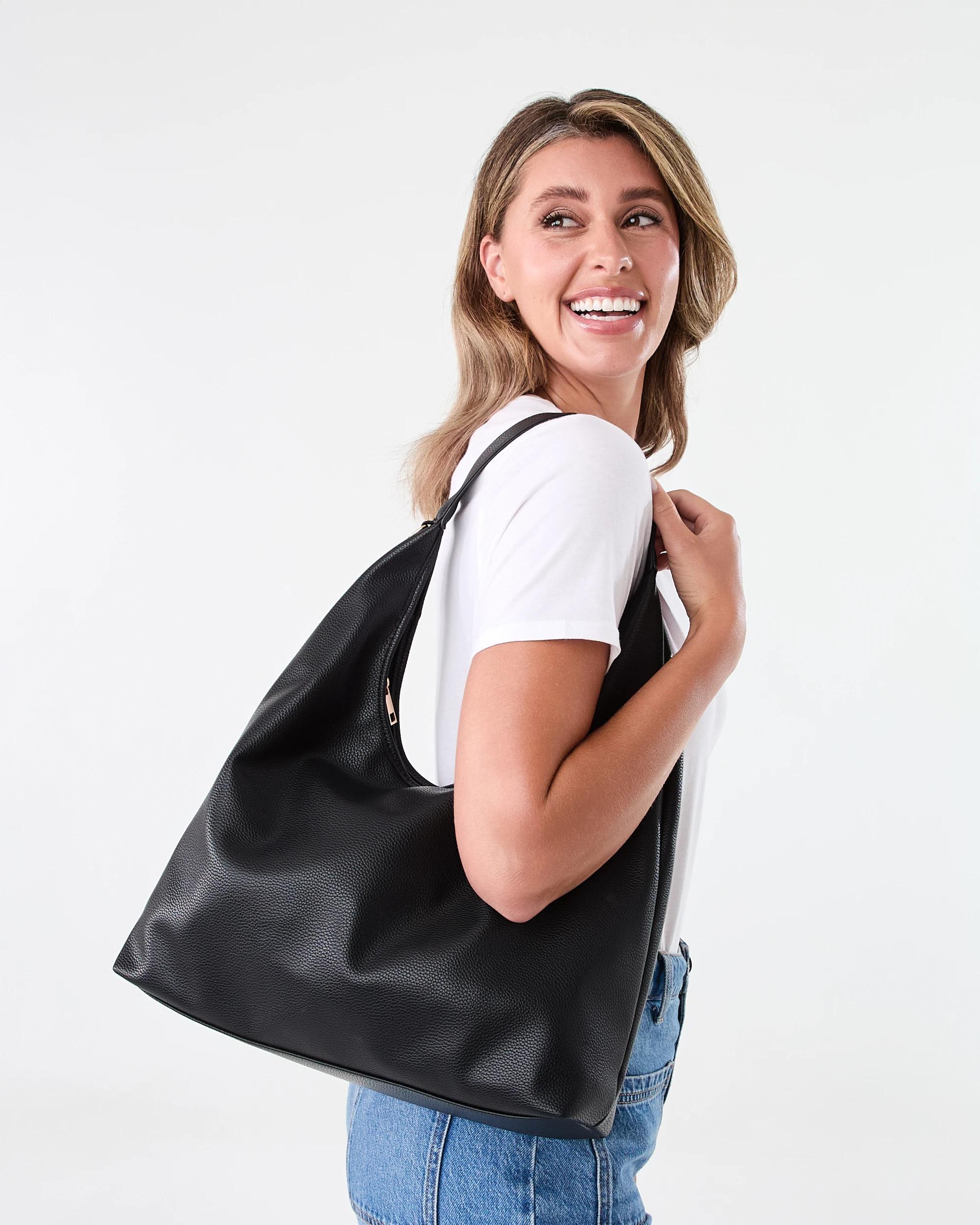 4 Everyday Zip Shoulder Bag Black, 4 of 4