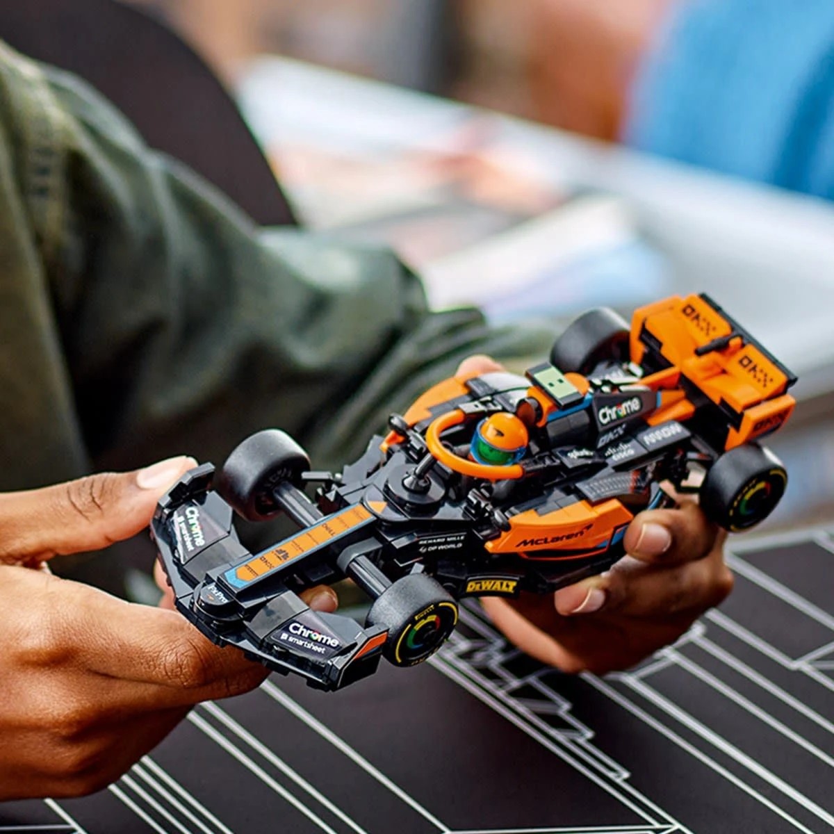 8 LEGO Speed Champions 2023 McLaren Formula 1 Race Car 76919, 8 of 11