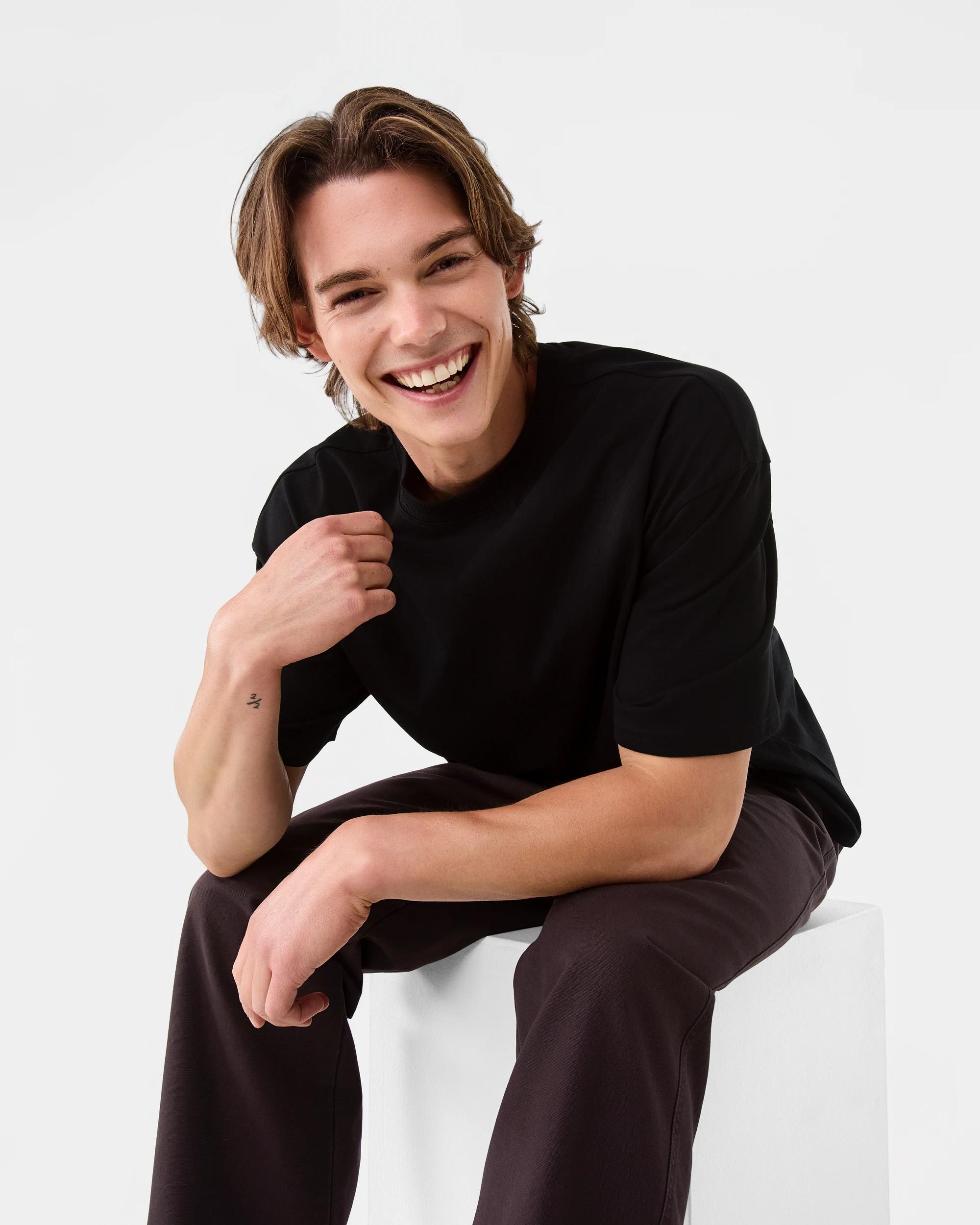 9 Boxy Core T-Shirt Black, 9 of 9