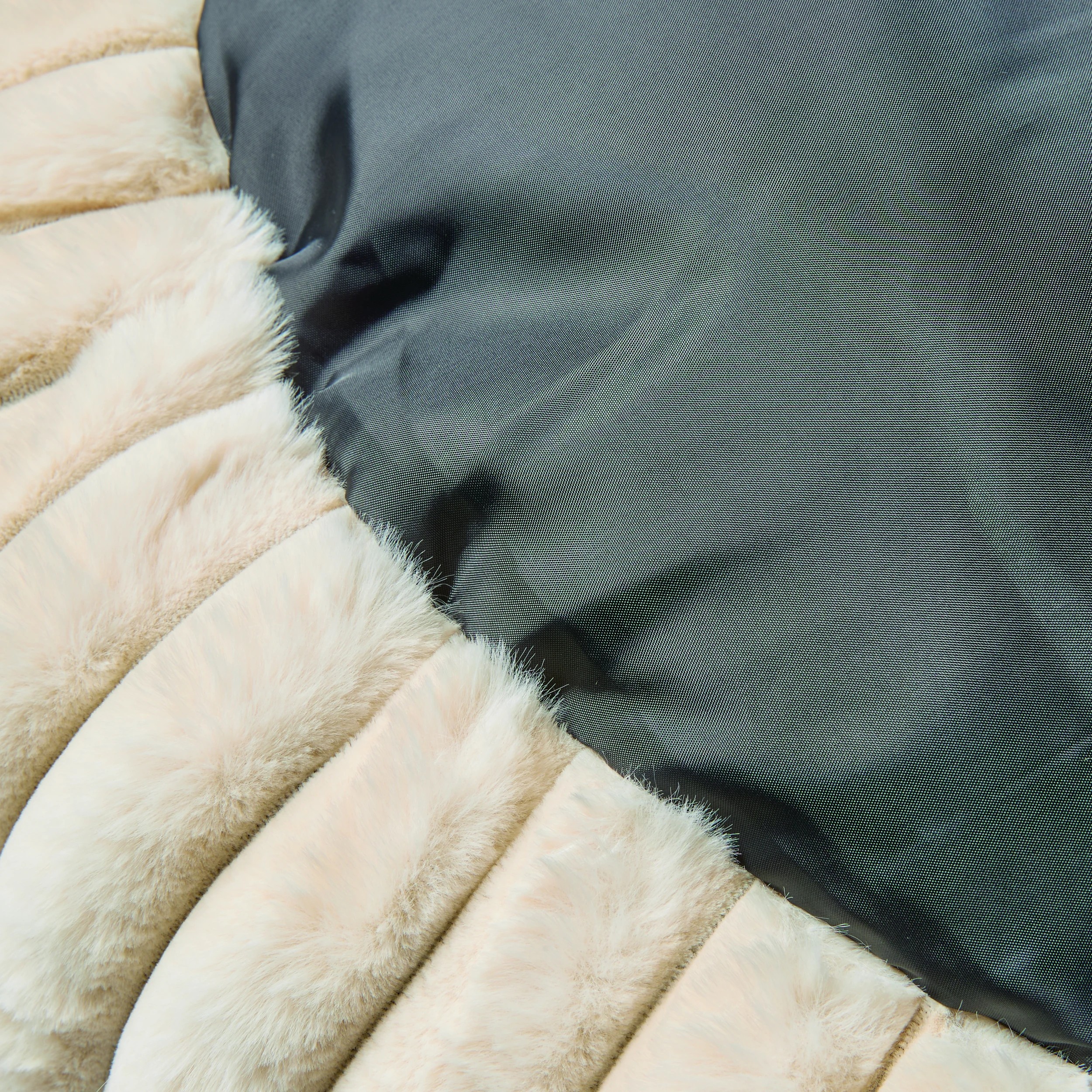 6 Pet Bed Wide Rib - Medium, 6 of 8