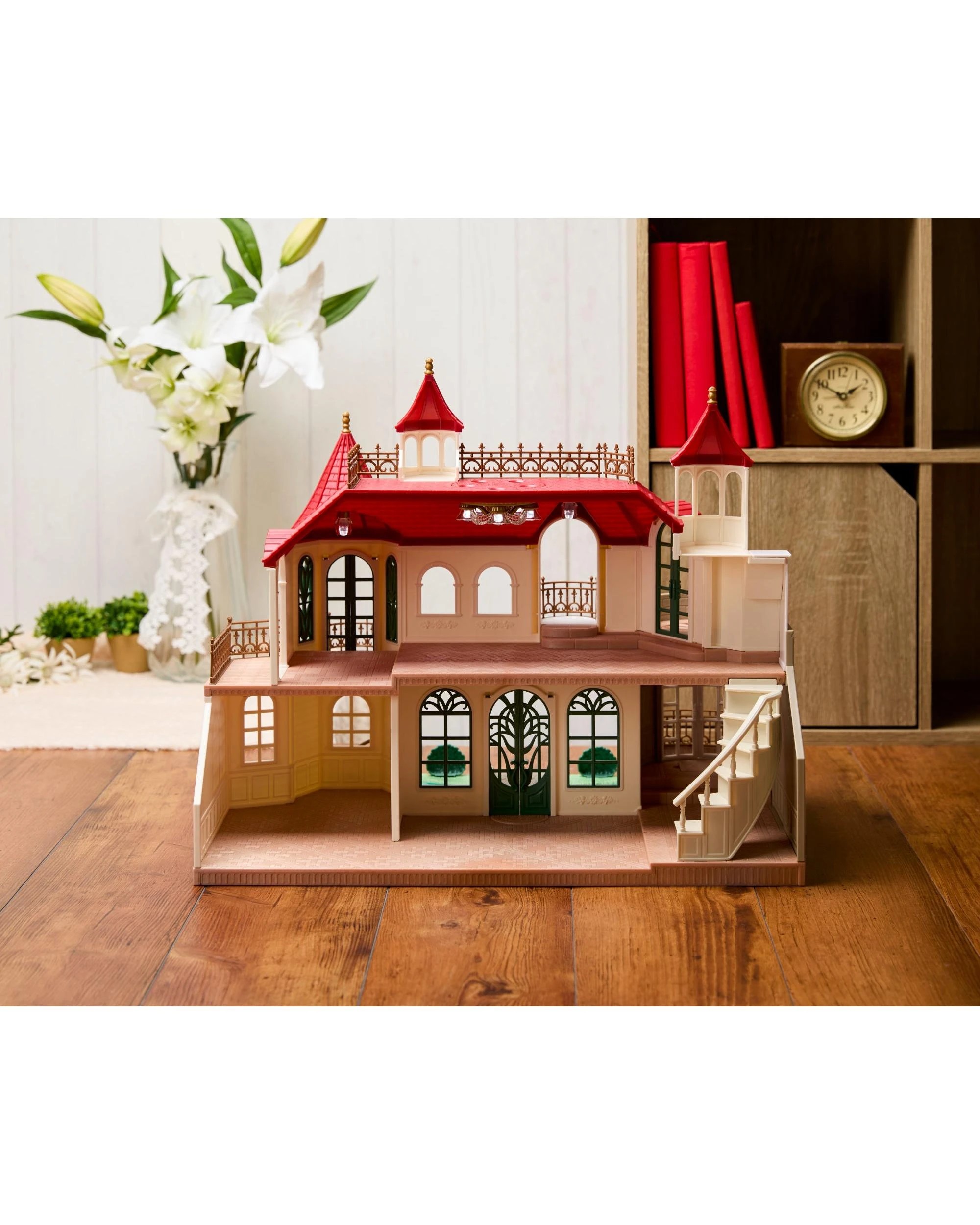 8 Sylvanian Families Red Roof Riverside Manor, 8 of 9