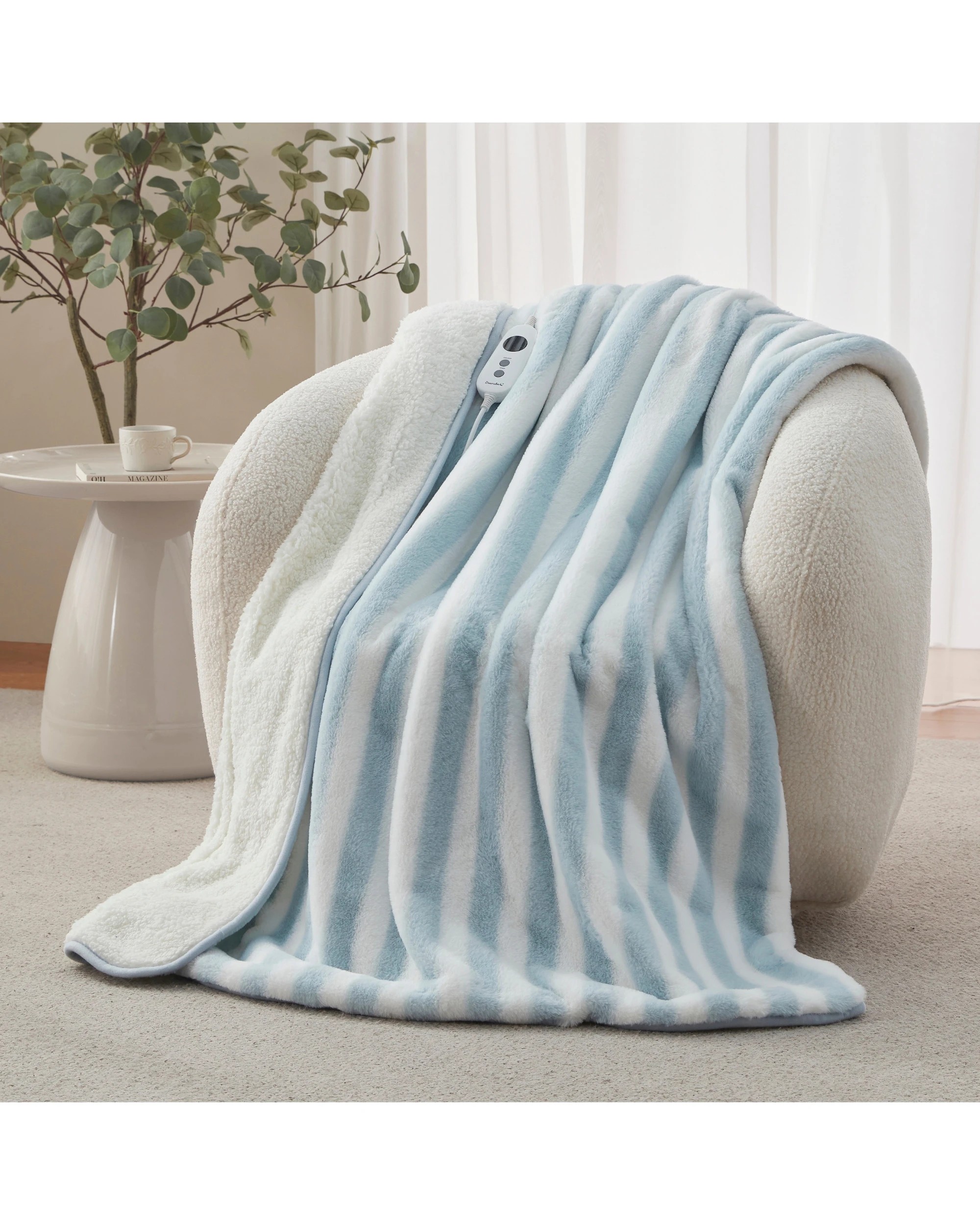 1 Dreamaker Linea Faux Fur Heated Throw 130x160cm - Blue, 1 of 9