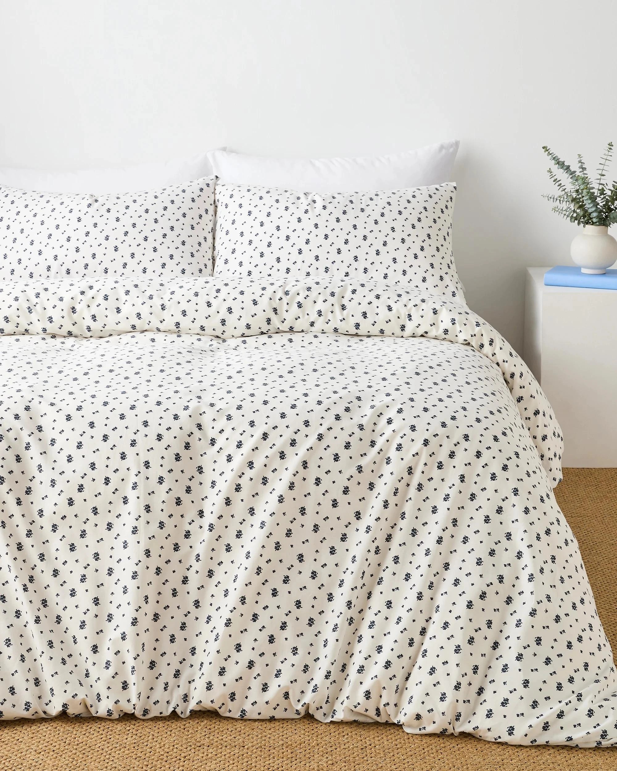 1 Target Kaylee Floral Australian Cotton Quilt Cover Set - Single Bed - White, 1 of 3