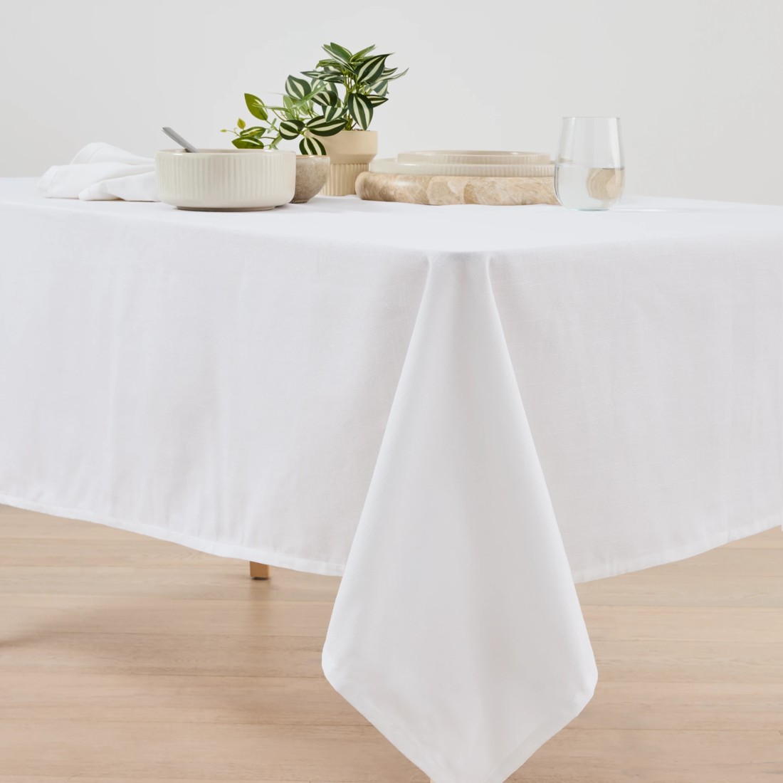 1 White Extra Large Linen Look Table Cloth, 1 of 5