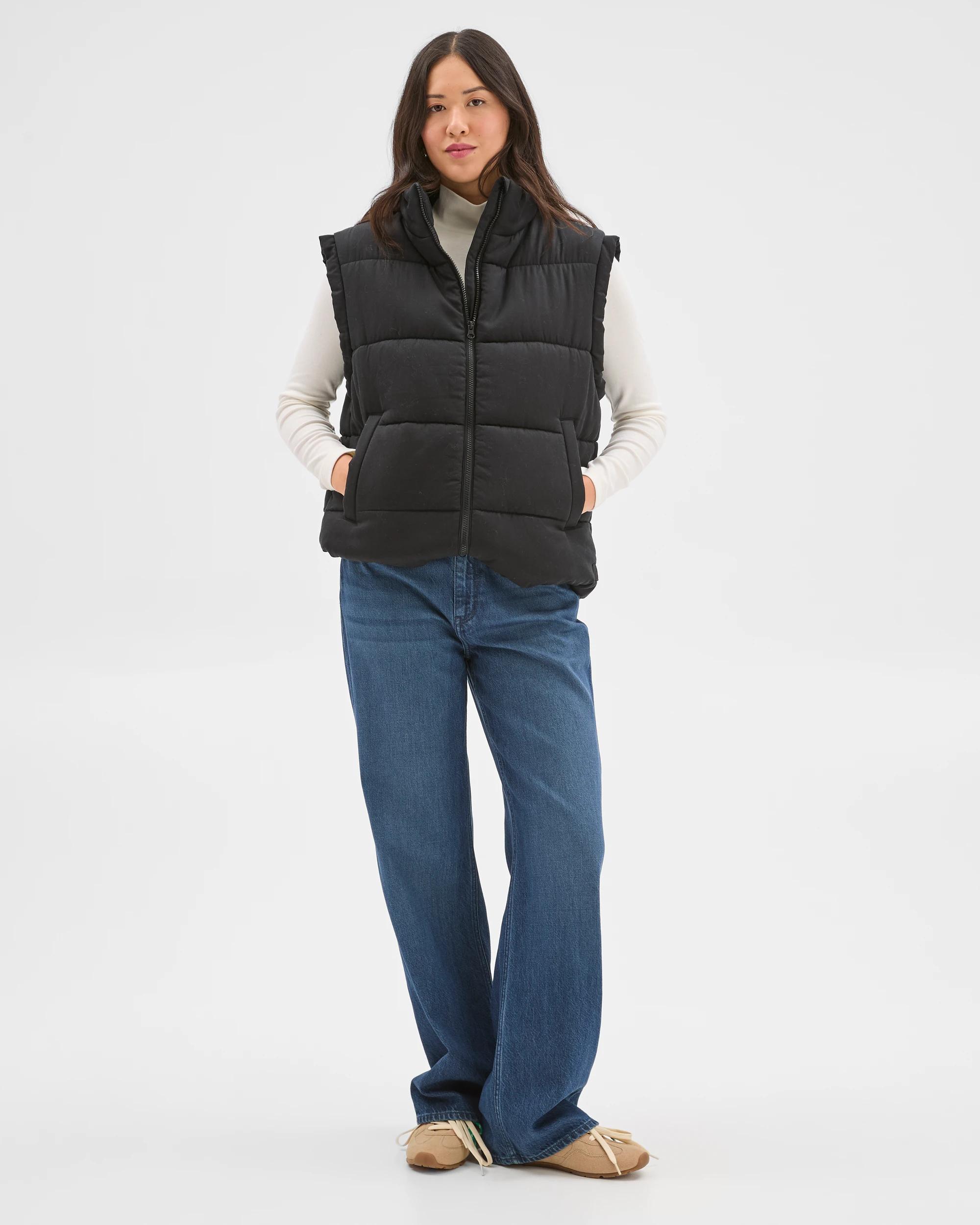 1 Target Woman Oversized Quilted Vest BLACK, 1 of 7