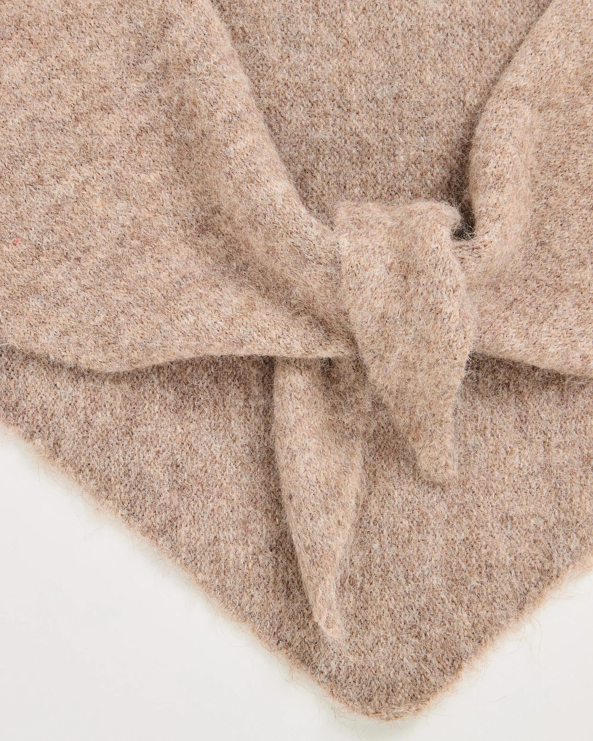 2 Target Woman Triangle Wrap Scarf NATURAL, 2 of 2
