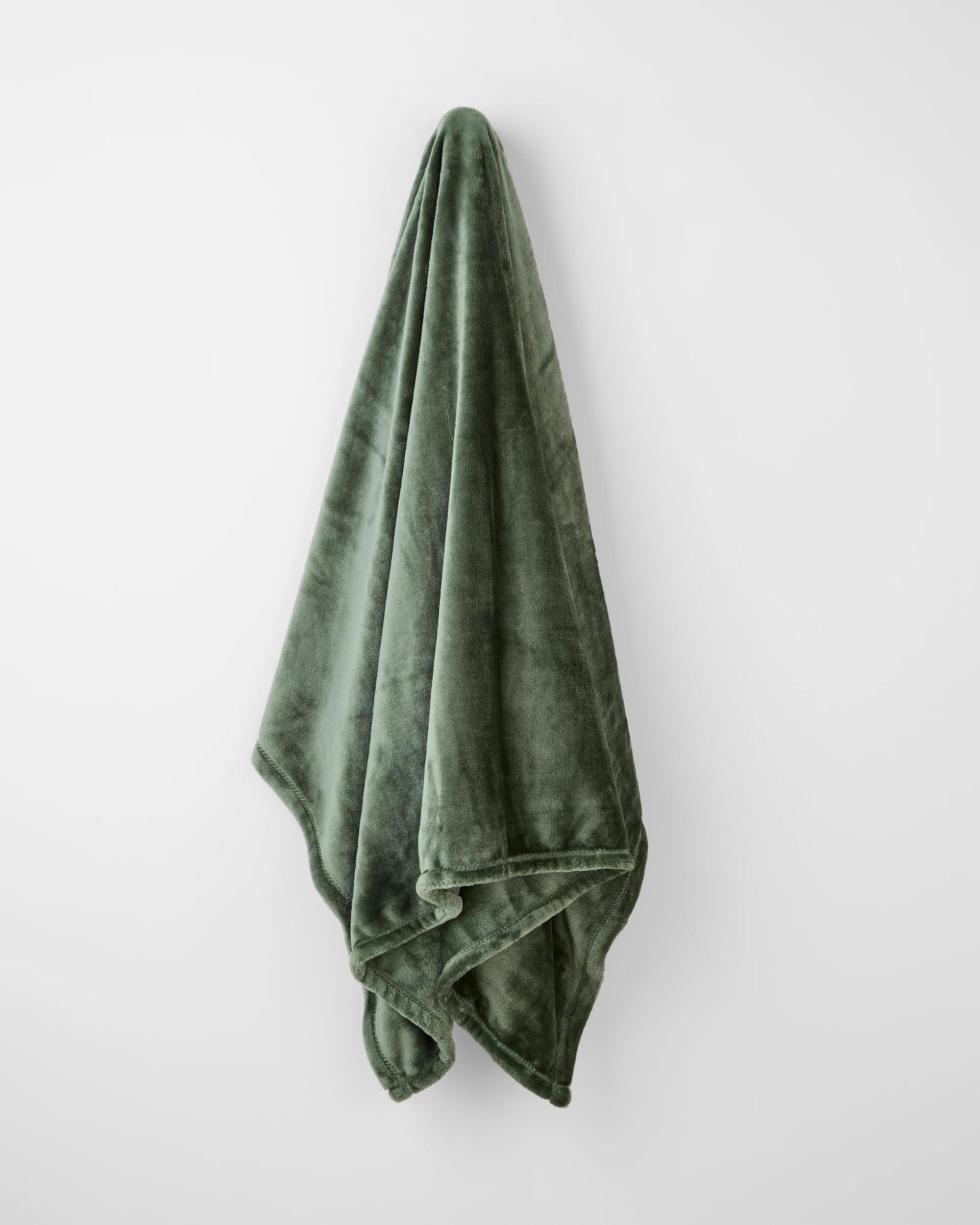 3 Target Ivy Super Soft Throw
 - Queen Bed
 - Green, 3 of 3