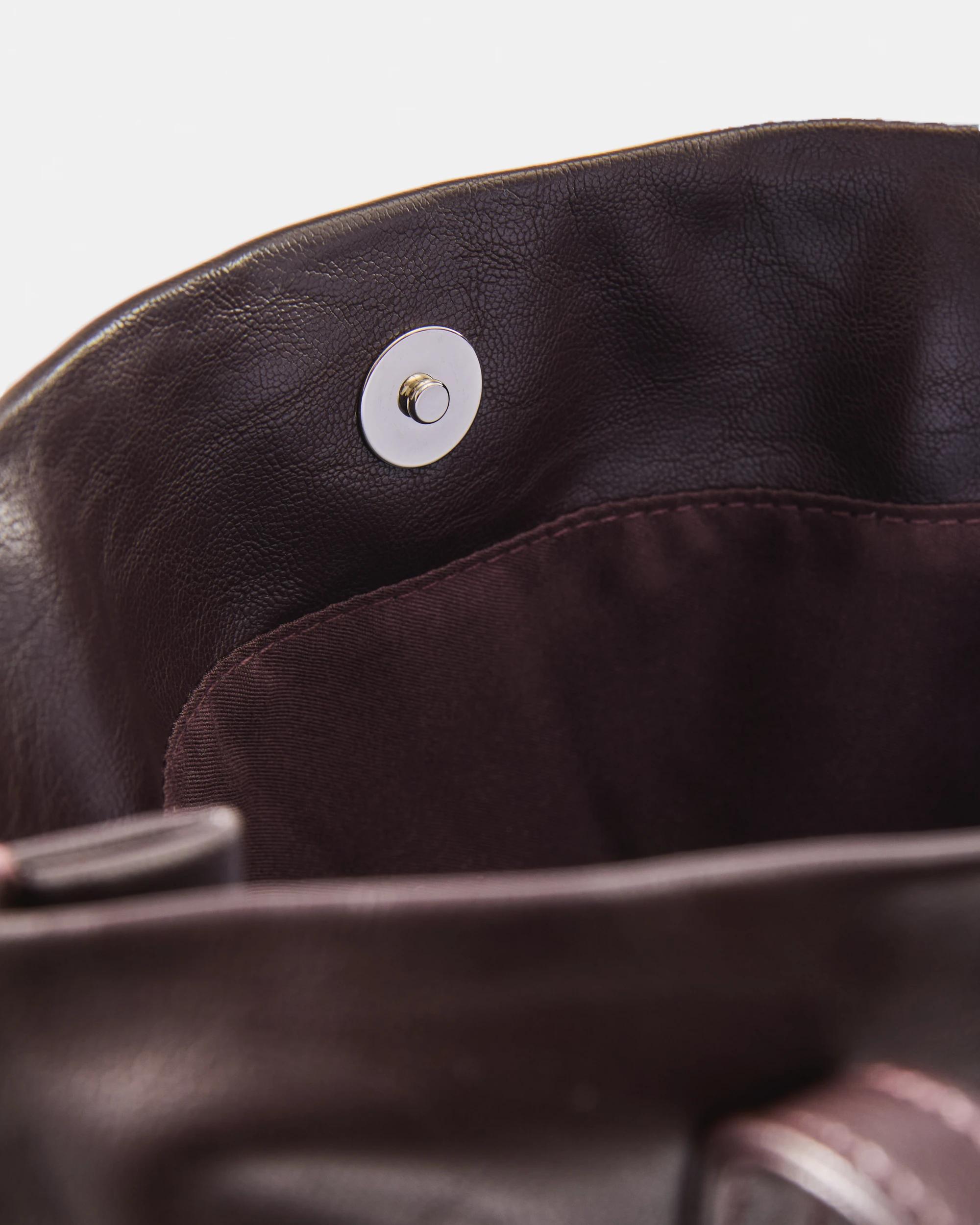 5 Scrunch Tote Bag Rich Burg, 5 of 6