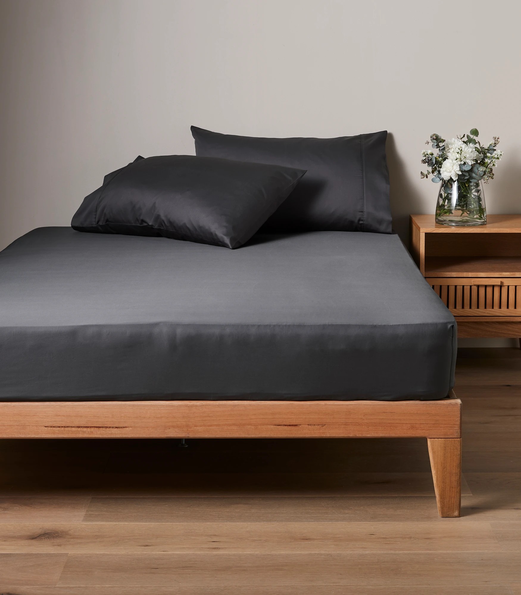 1 Supima 400 Thread Count Cotton Fitted Sheet
 - Double Bed
 - Grey, 1 of 2