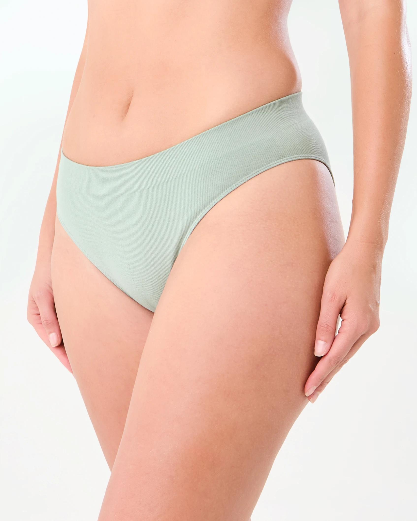 5 3 Pack Seamfree Bamboo Rib Bikini Briefs Som Bk Ig, 5 of 9