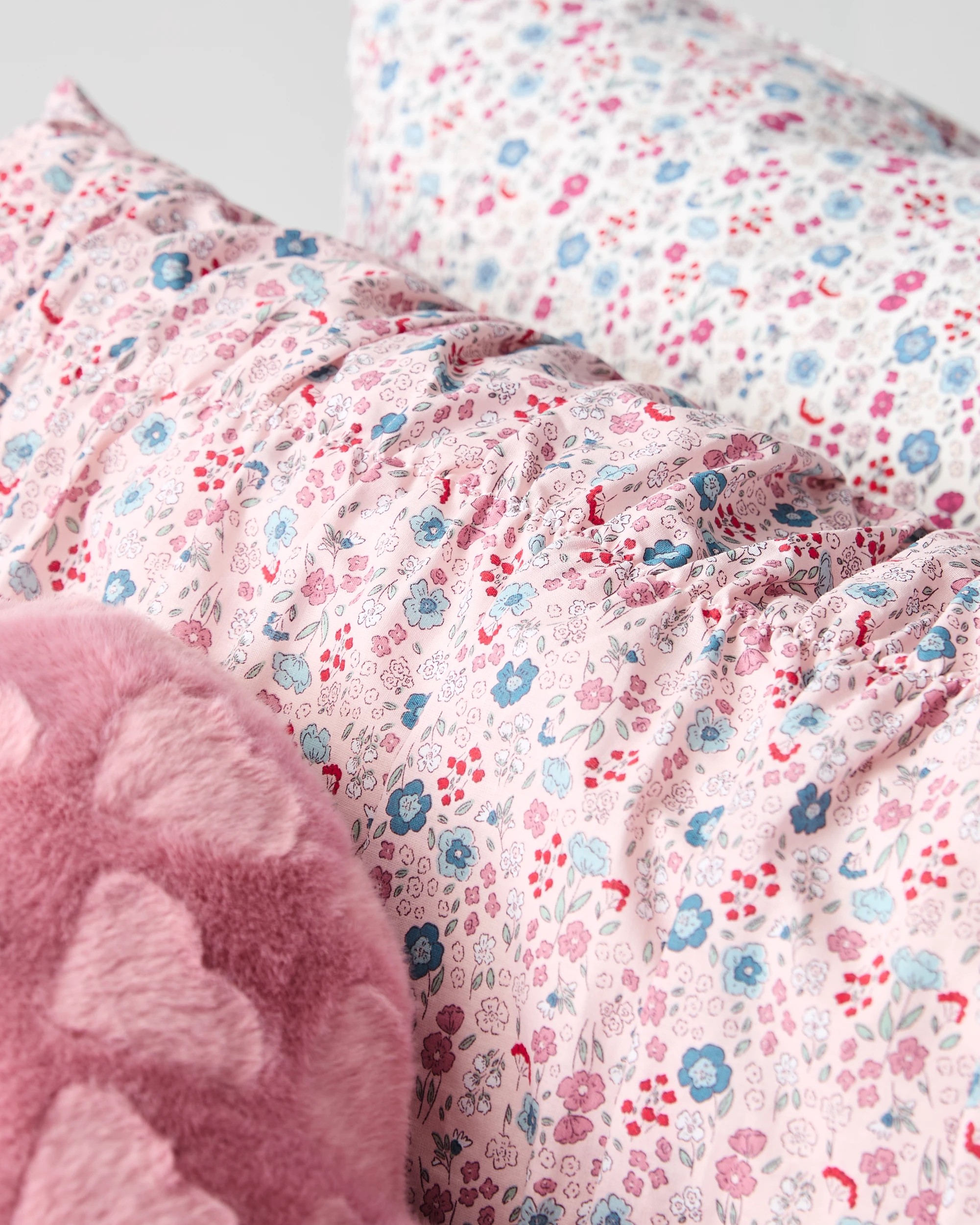 4 Target Evie Ditsy Floral Ruched Australian Cotton Kids Quilt Cover Set - Queen Bed - Pink, 4 of 9