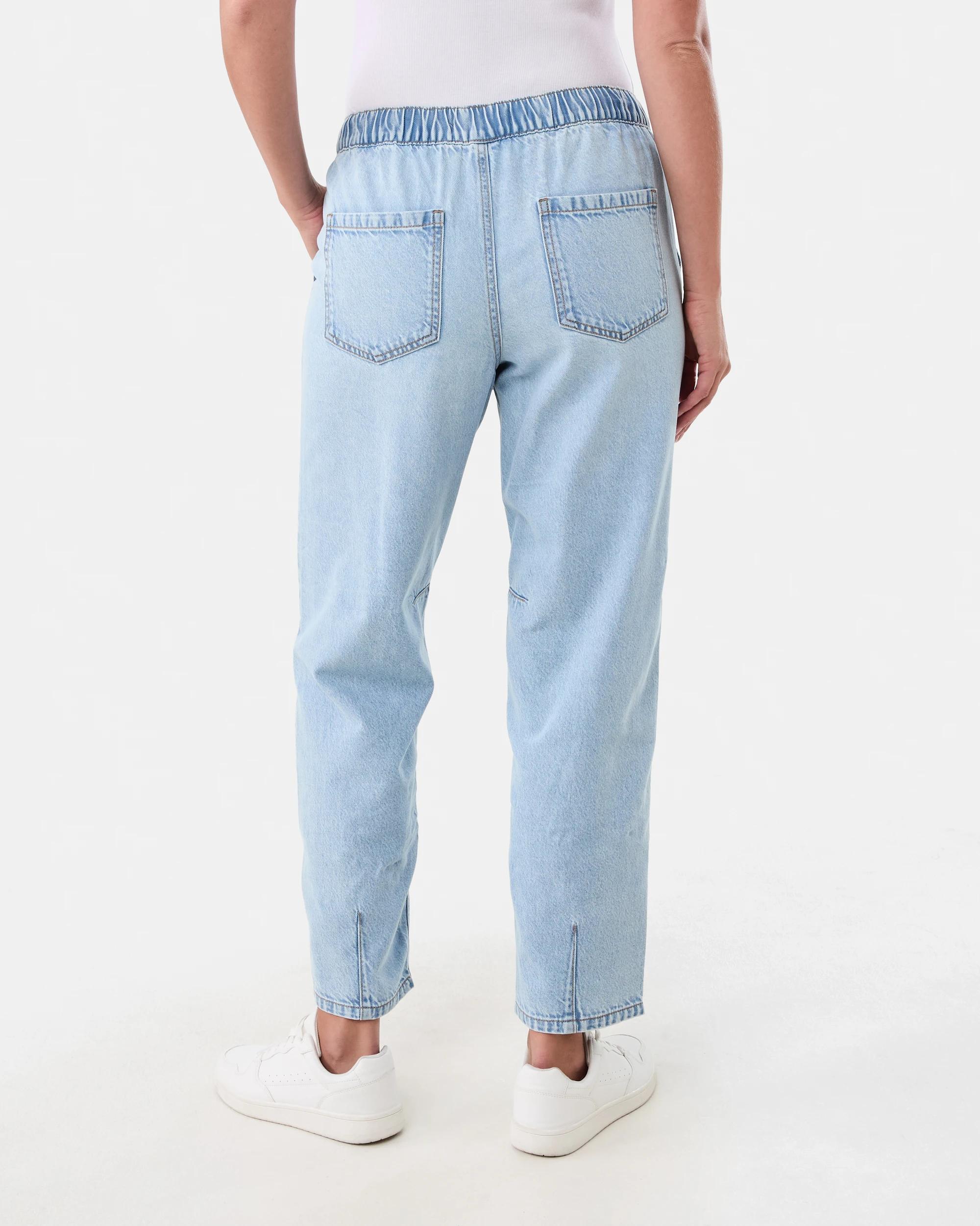 3 Relaxed Barrel Jeans Light Wash, 3 of 6