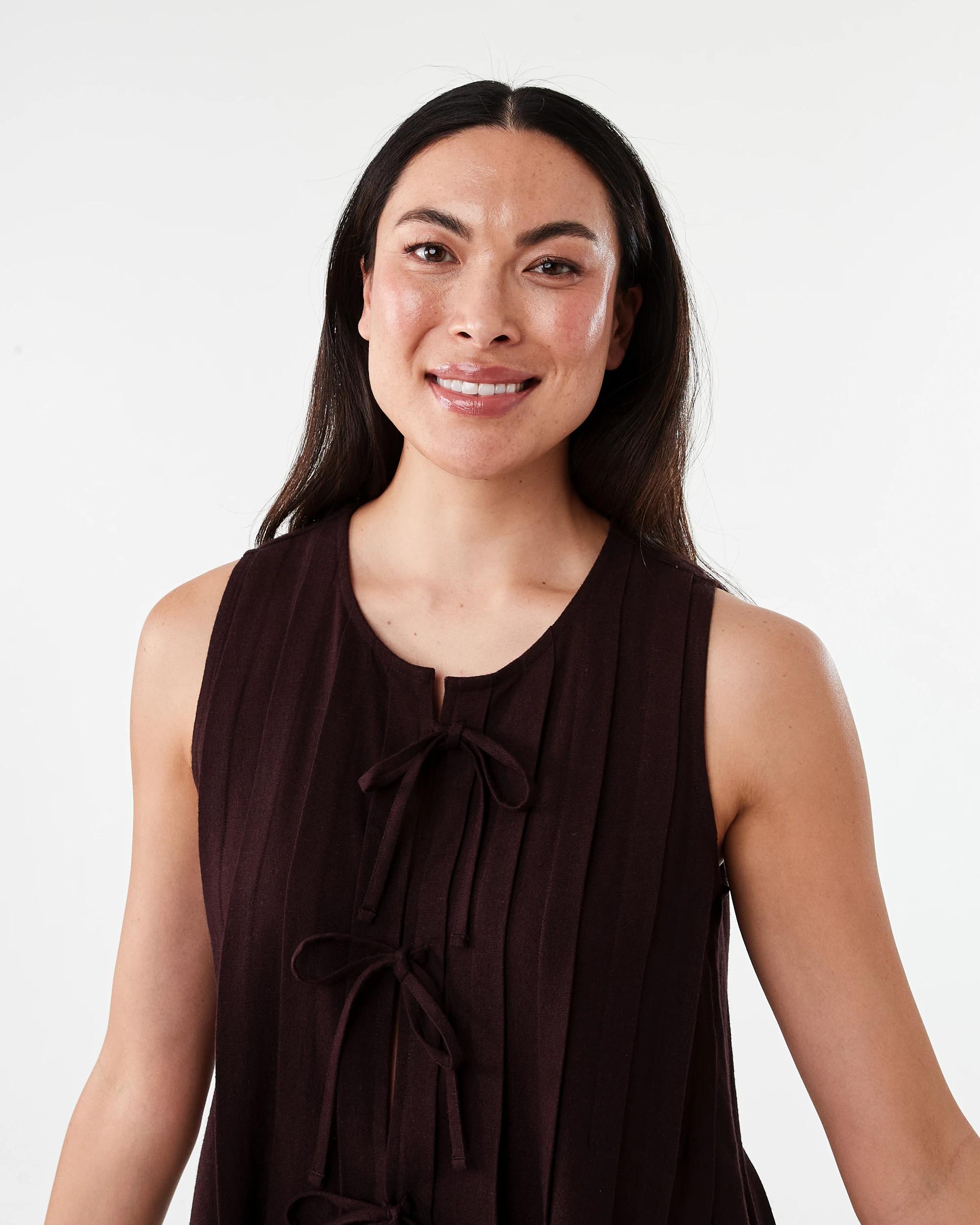 4 Sleeveless Pleated Tie Front Top Choc Plum, 4 of 7