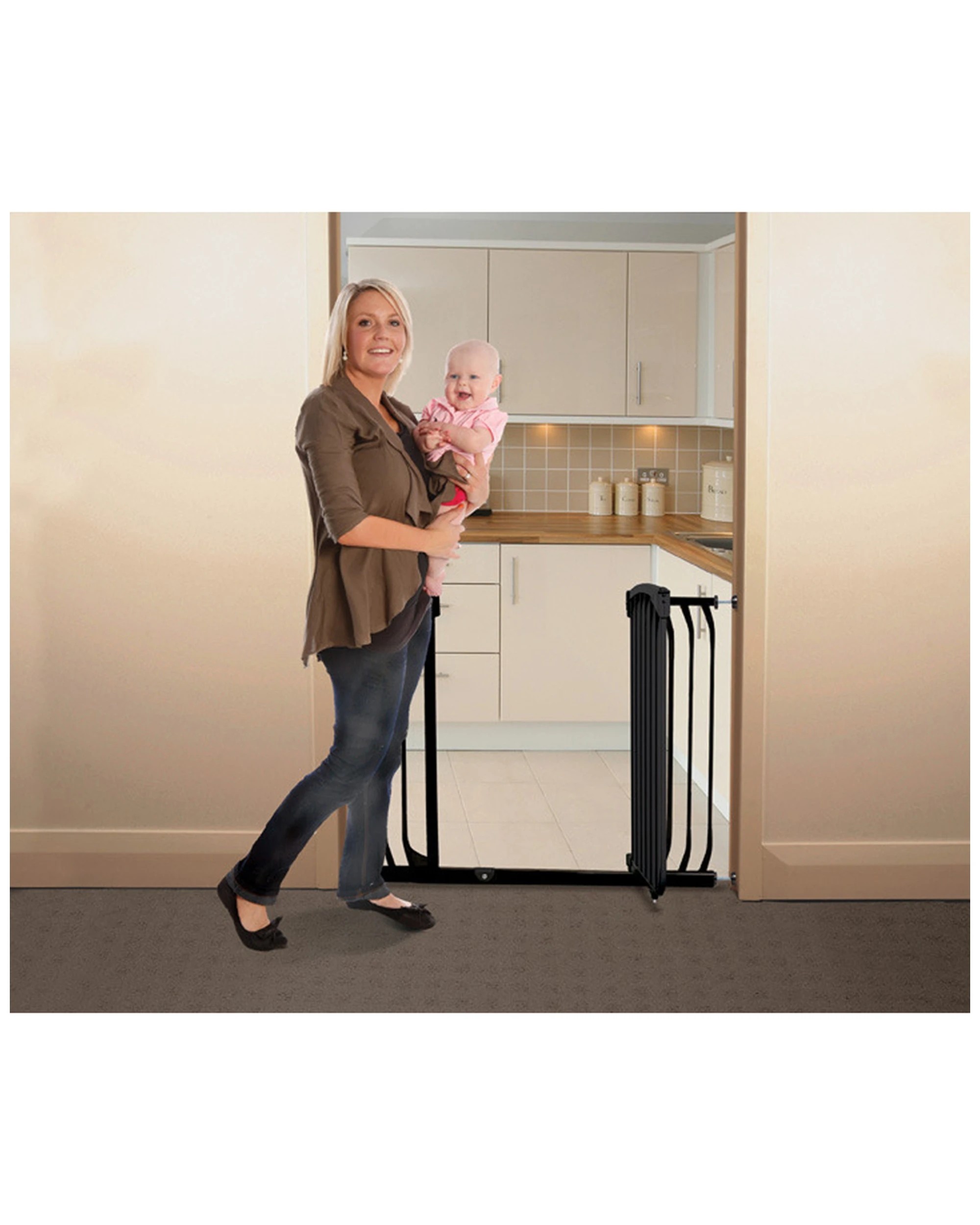 4 Dreambaby Chelsea Xtra-wide Hallway Auto-close Security Gate
 - Black, 4 of 6