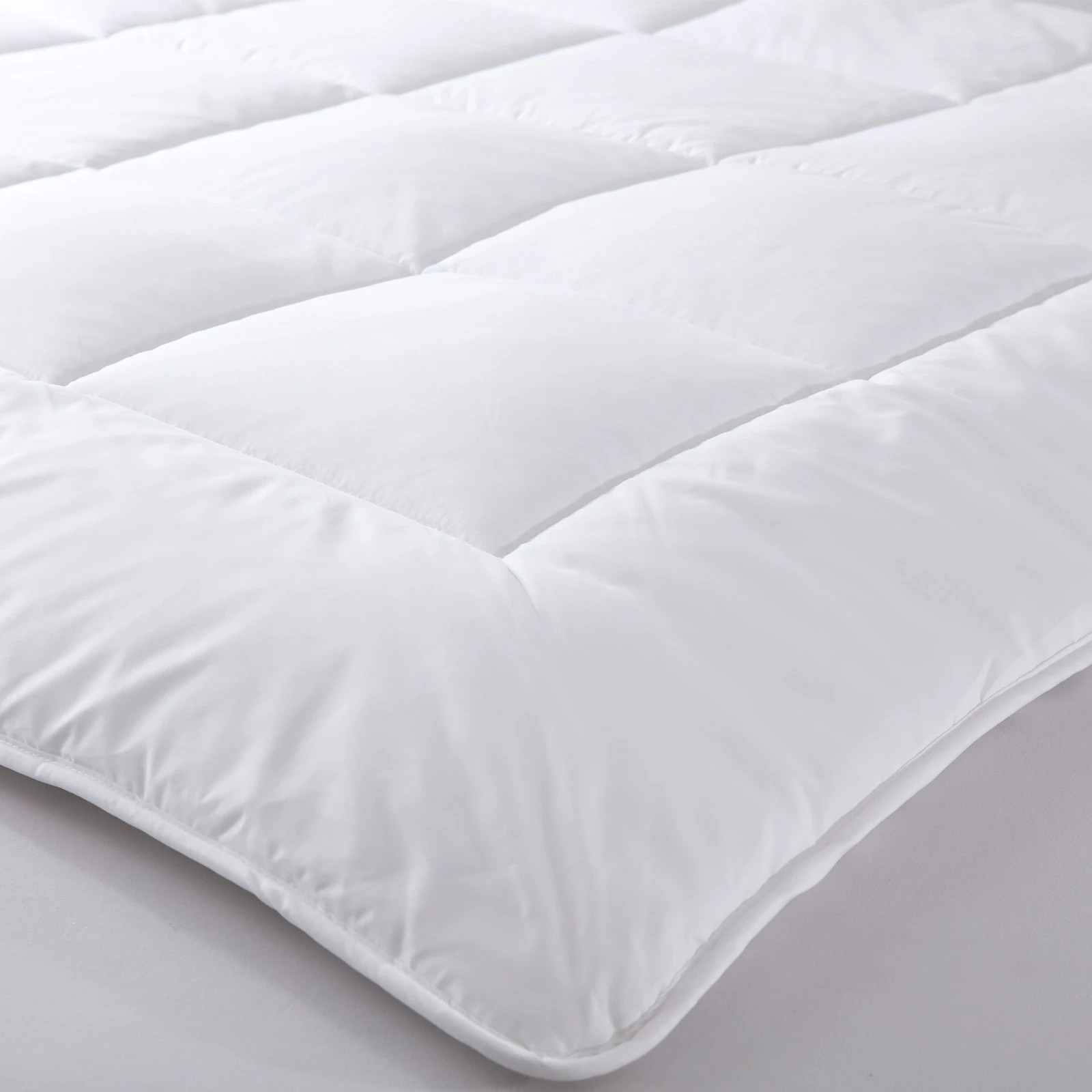 7 Royal Comfort 260GSM Deluxe Eco-Silk Touch Quilt 100% Microfibre Cover - Super King Bed - White, 7 of 7
