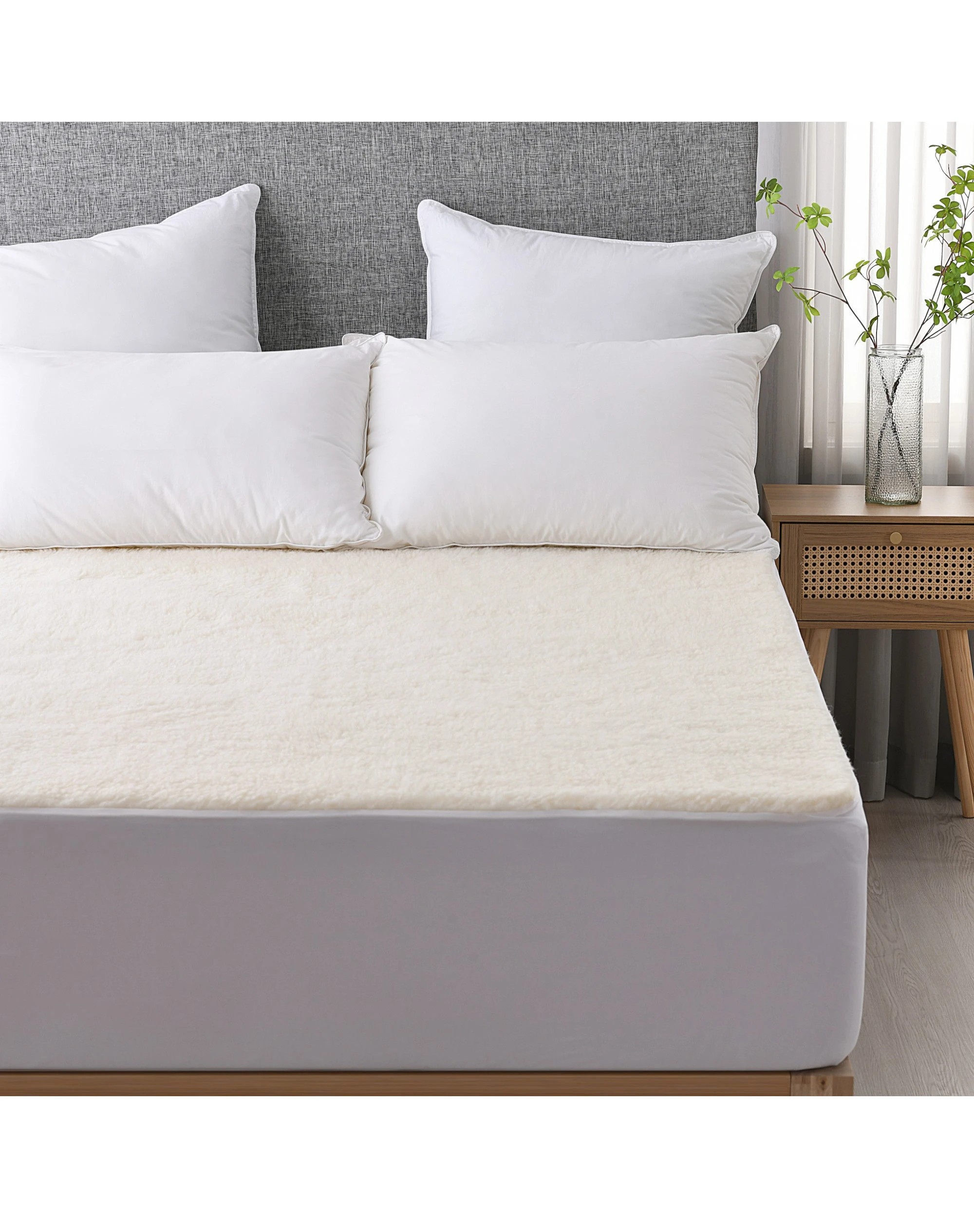 1 Dreamaker 300GSM Wool Fleece Mattress Underlay - Queen Bed - Beige, 1 of 7