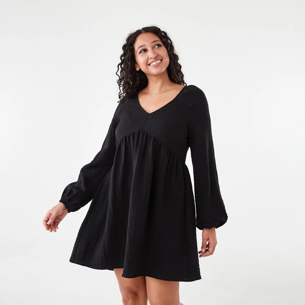 2 Long Sleeve Textured Smock Mini Dress Black, 2 of 7