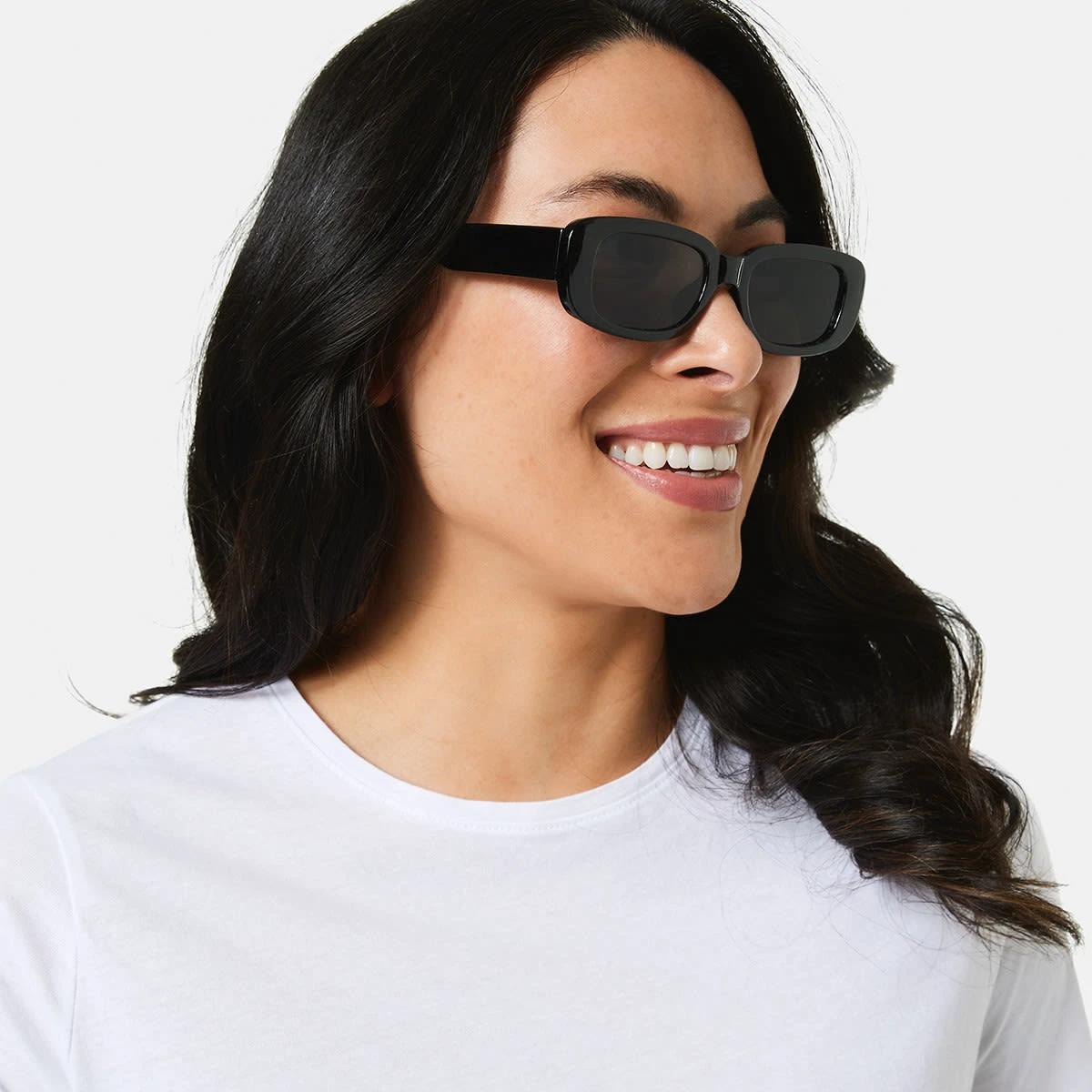 4 Rectangle Classic Sunglasses Black, 4 of 6