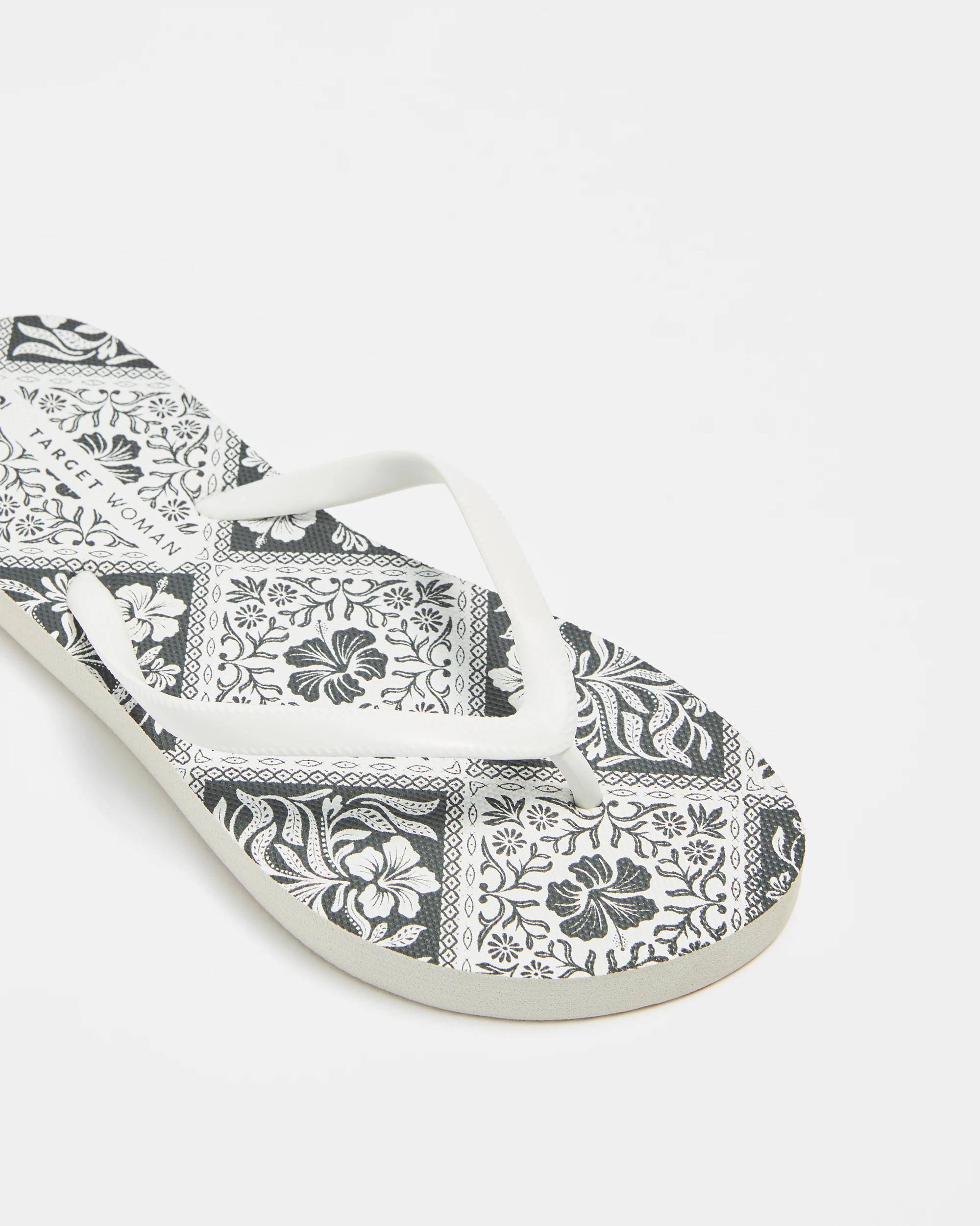 2 Target Womens Everyday Printed Thongs BLACK AND WHITE, 2 of 3