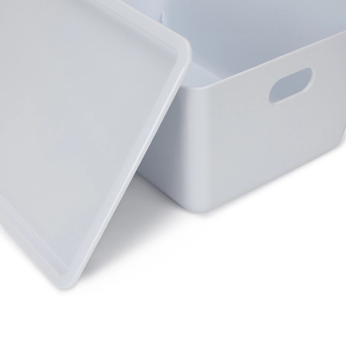4 4L Smooth and Shiny Plastic Tub - White, 4 of 8