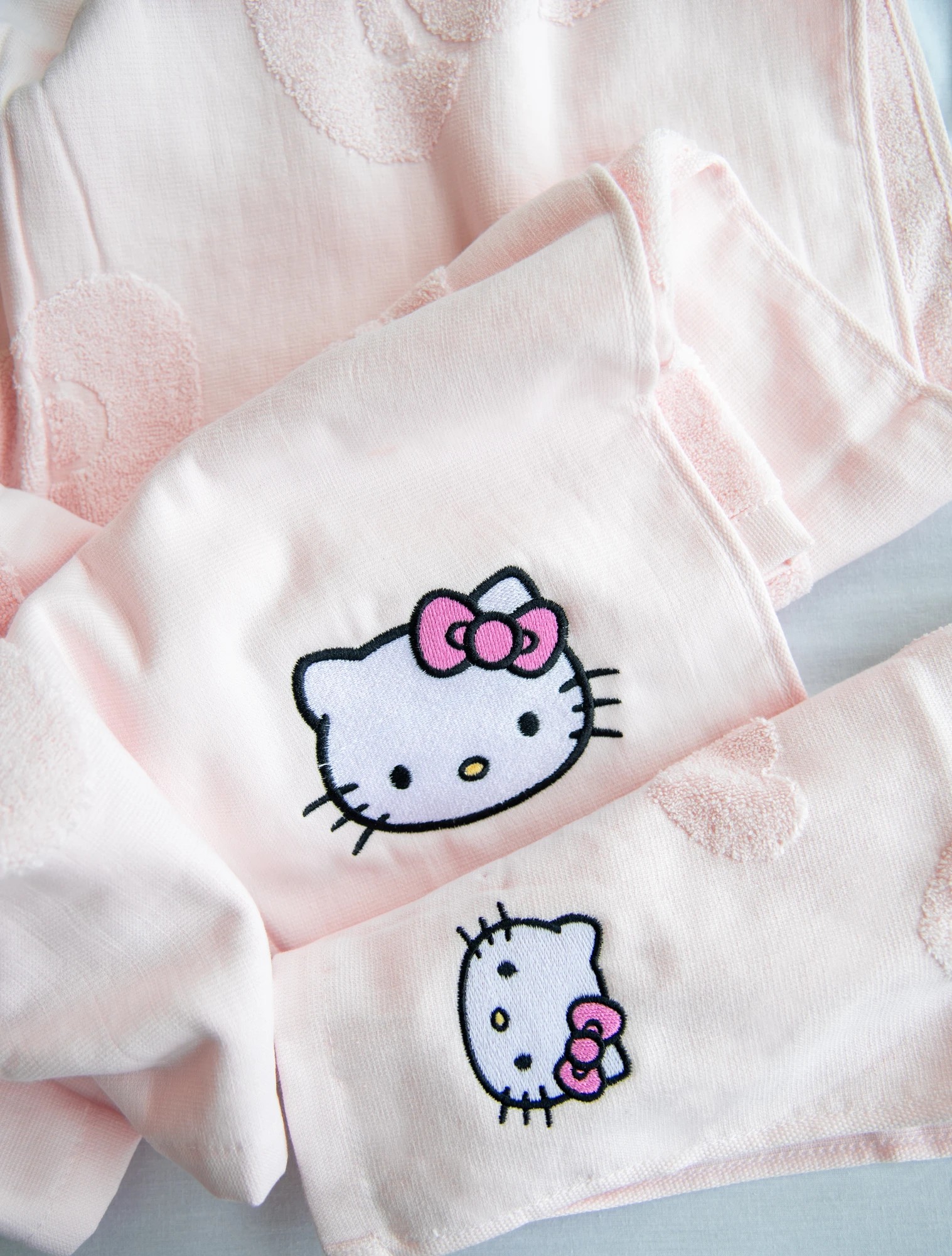1 Hello Kitty Kids Bath And Hand Towel Pack
 - Pink, 1 of 1