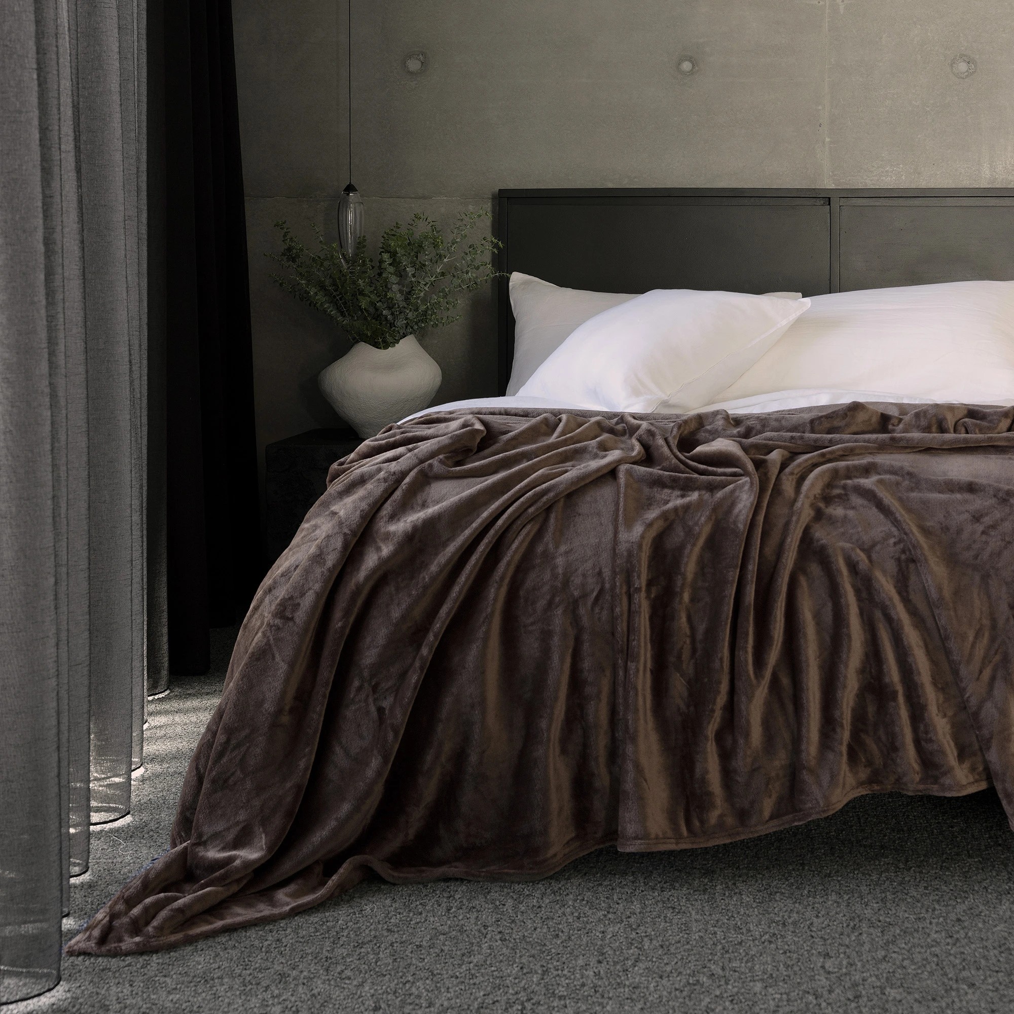 1 Bambury Solid Ultraplush Polyester Cosy Blanket Chocolate - Super King Bed - Brown, 1 of 2