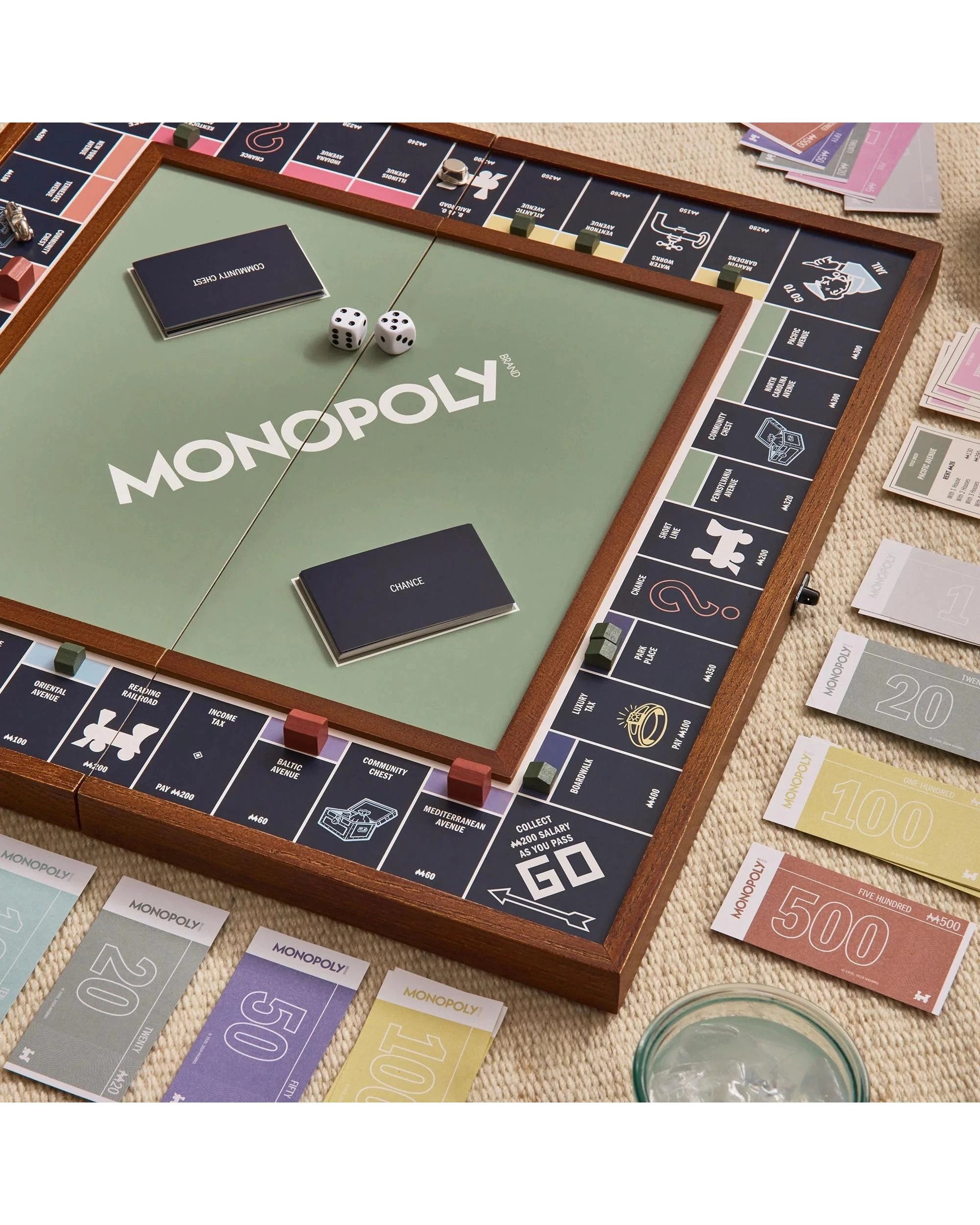 5 Monopoly Grand Folding Edition Board Game, 5 of 8