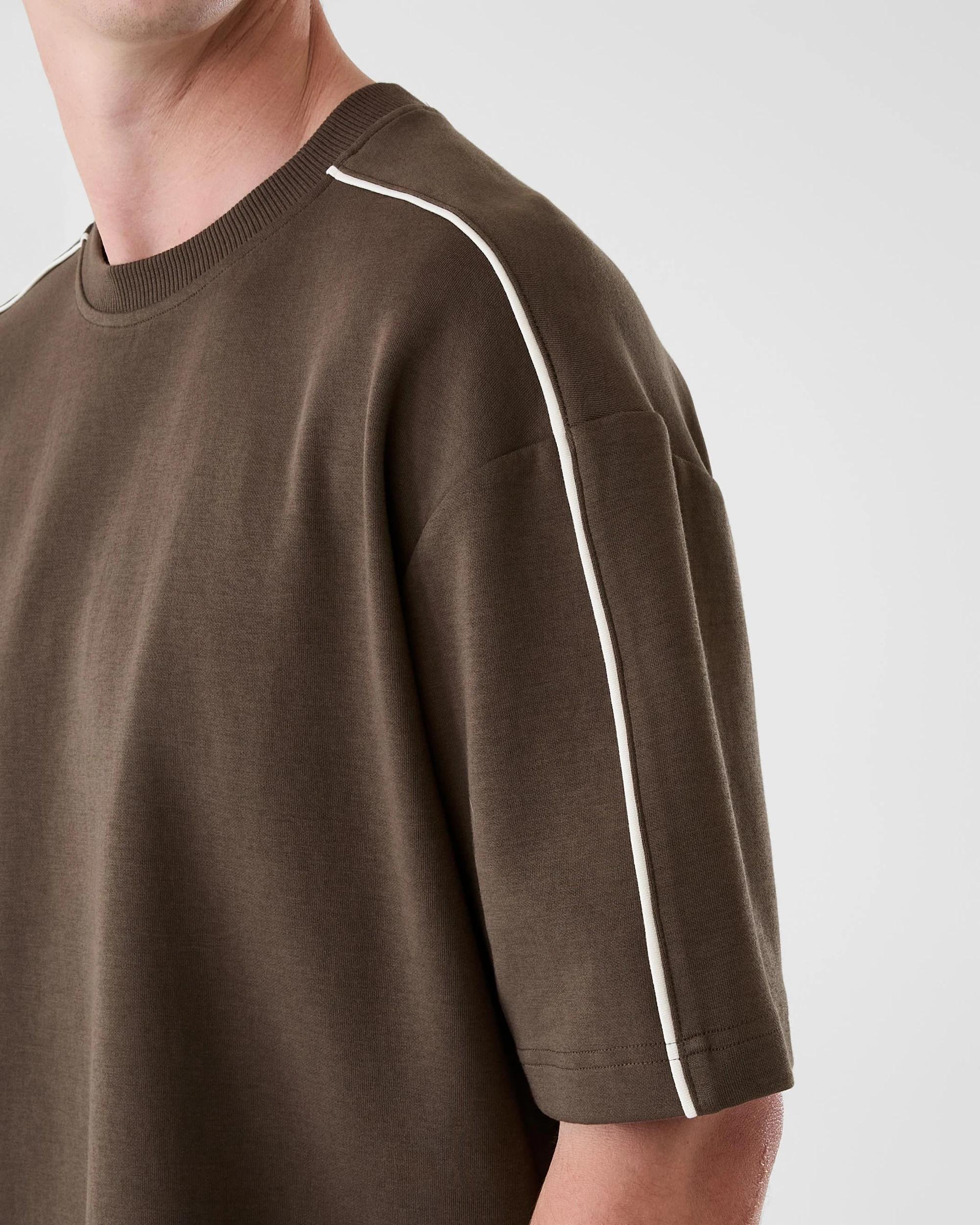 5 Oversized Interlock Piping T-shirt Brn Mulch, 5 of 6
