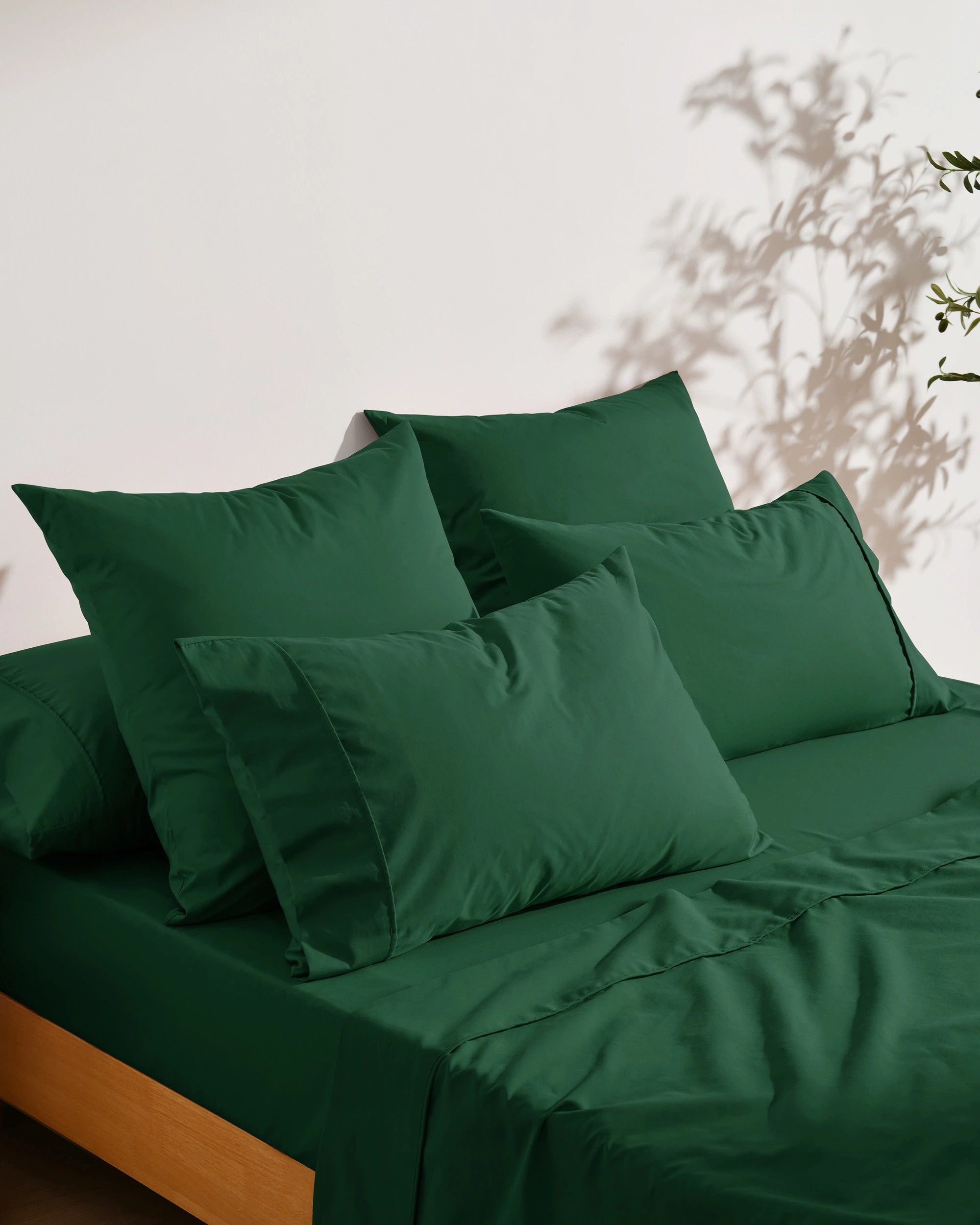 7 Dreamaker 250TC Cotton & Recycled Polyester Blend Sheet Set - Single Bed - Hunter Green, 7 of 7