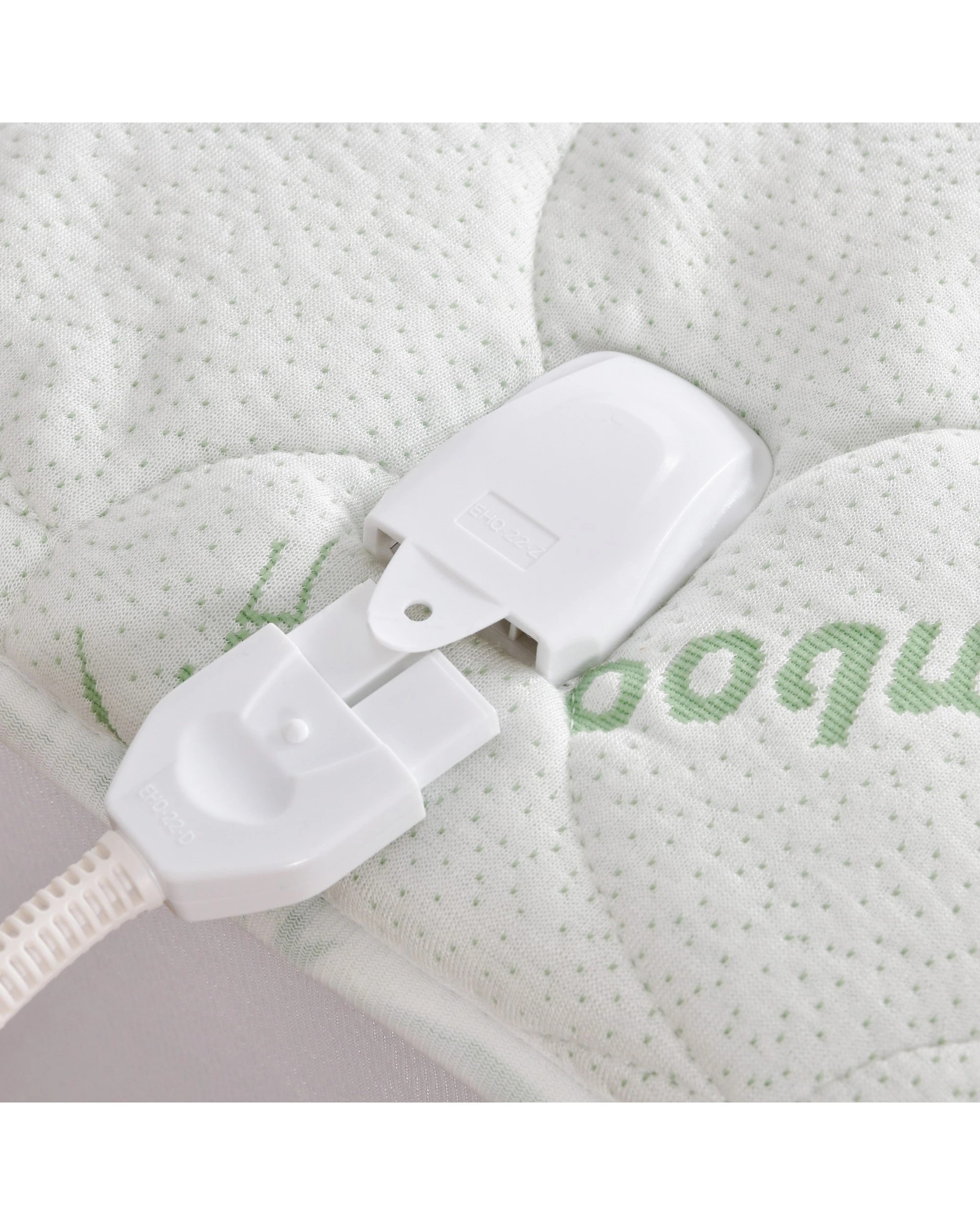 7 Dreamaker Bamboo Quilted Electric Blanket - Queen Bed - White, 7 of 9