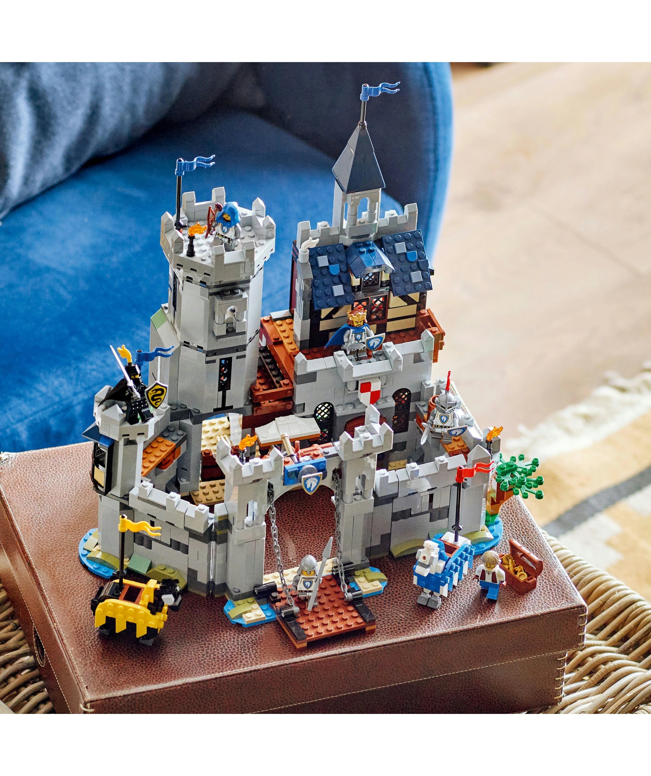 9 LEGO Creator Medieval Horse Knight Castle 31168, 9 of 10