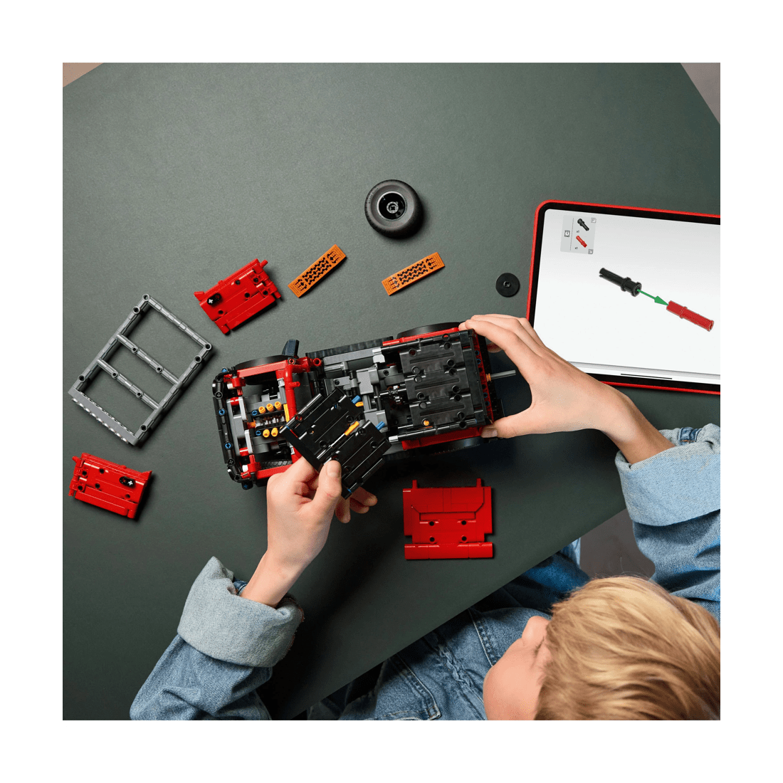 8 LEGO Technic Ford Bronco SUV 42213, 8 of 10