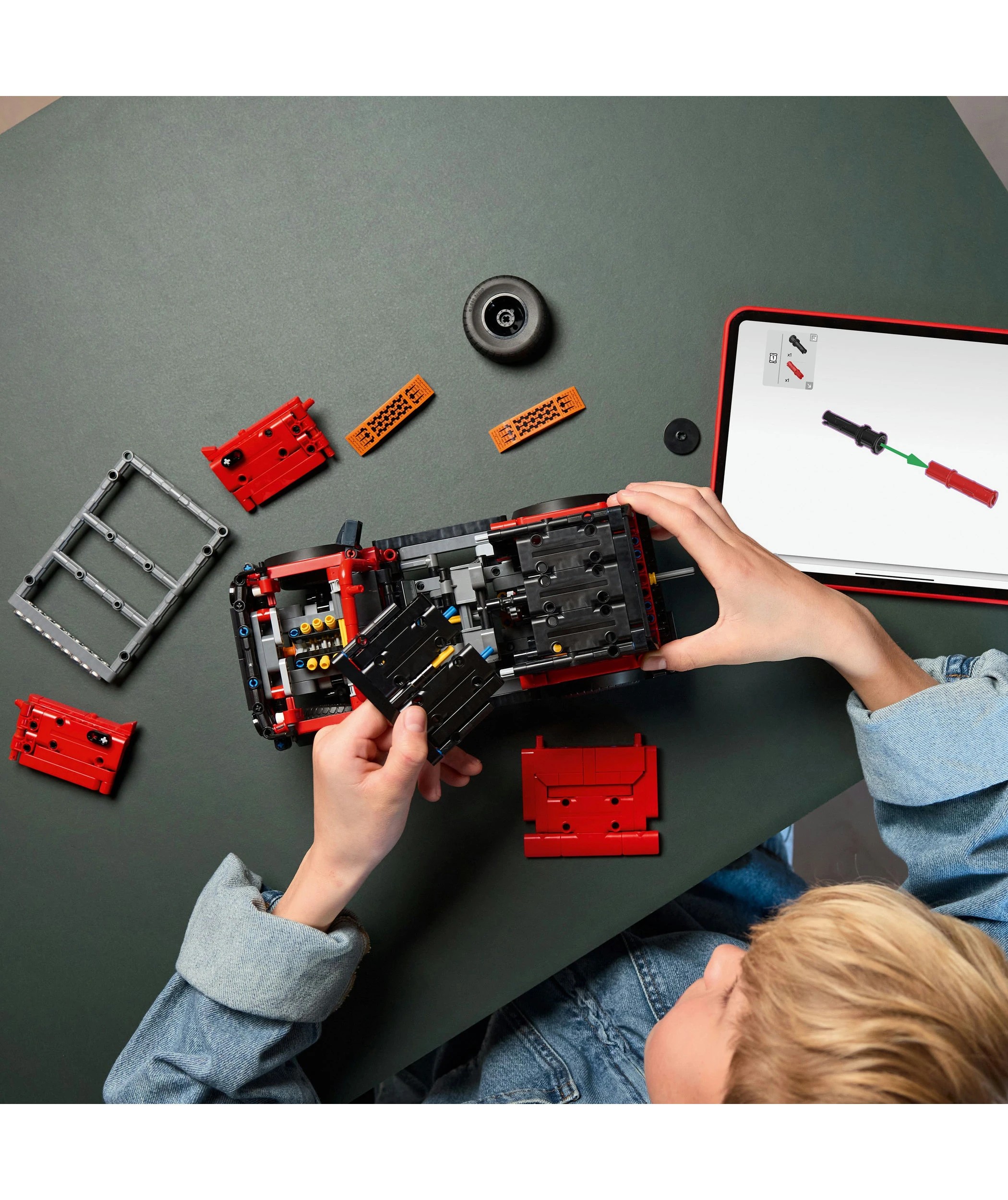 8 LEGO Technic Ford Bronco SUV 42213, 8 of 10