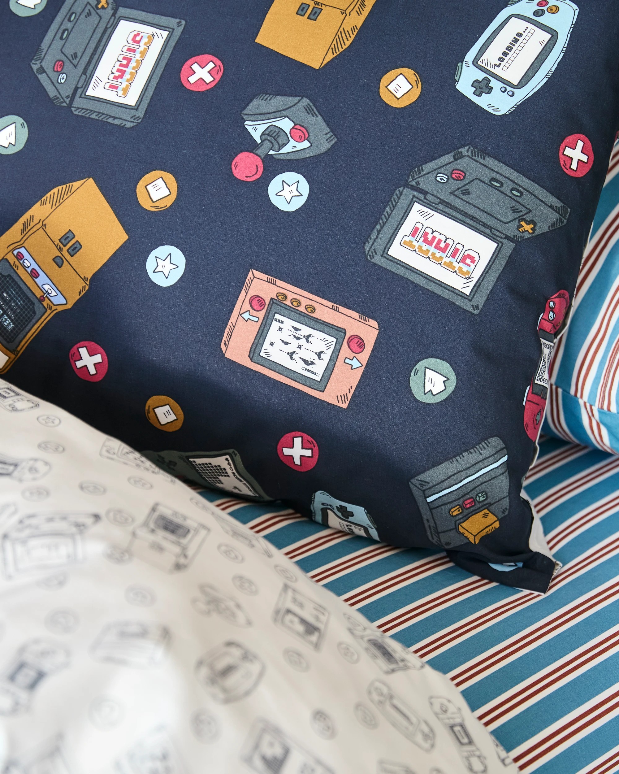 2 Target Vintage Gaming Australian Cotton Reversible Quilt Cover Set - Double Bed - Black, 2 of 4