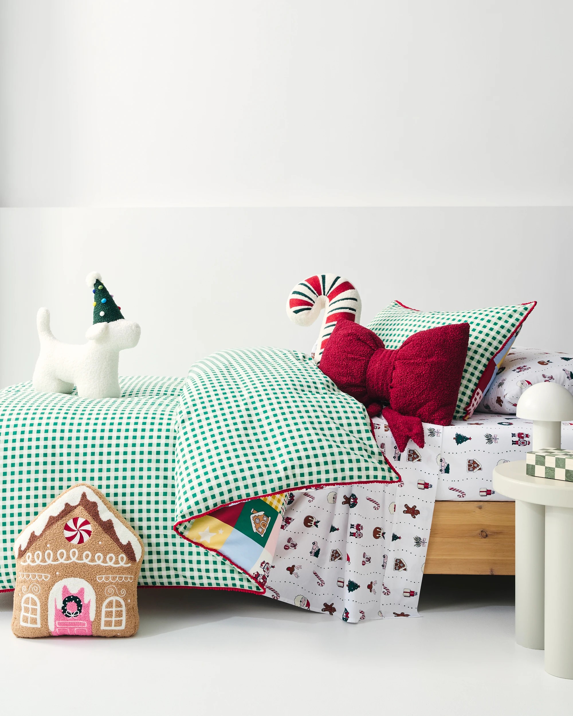 6 Target Christmas Printed Patchwork Quilt Cover Set - Queen Bed - Green, 6 of 10
