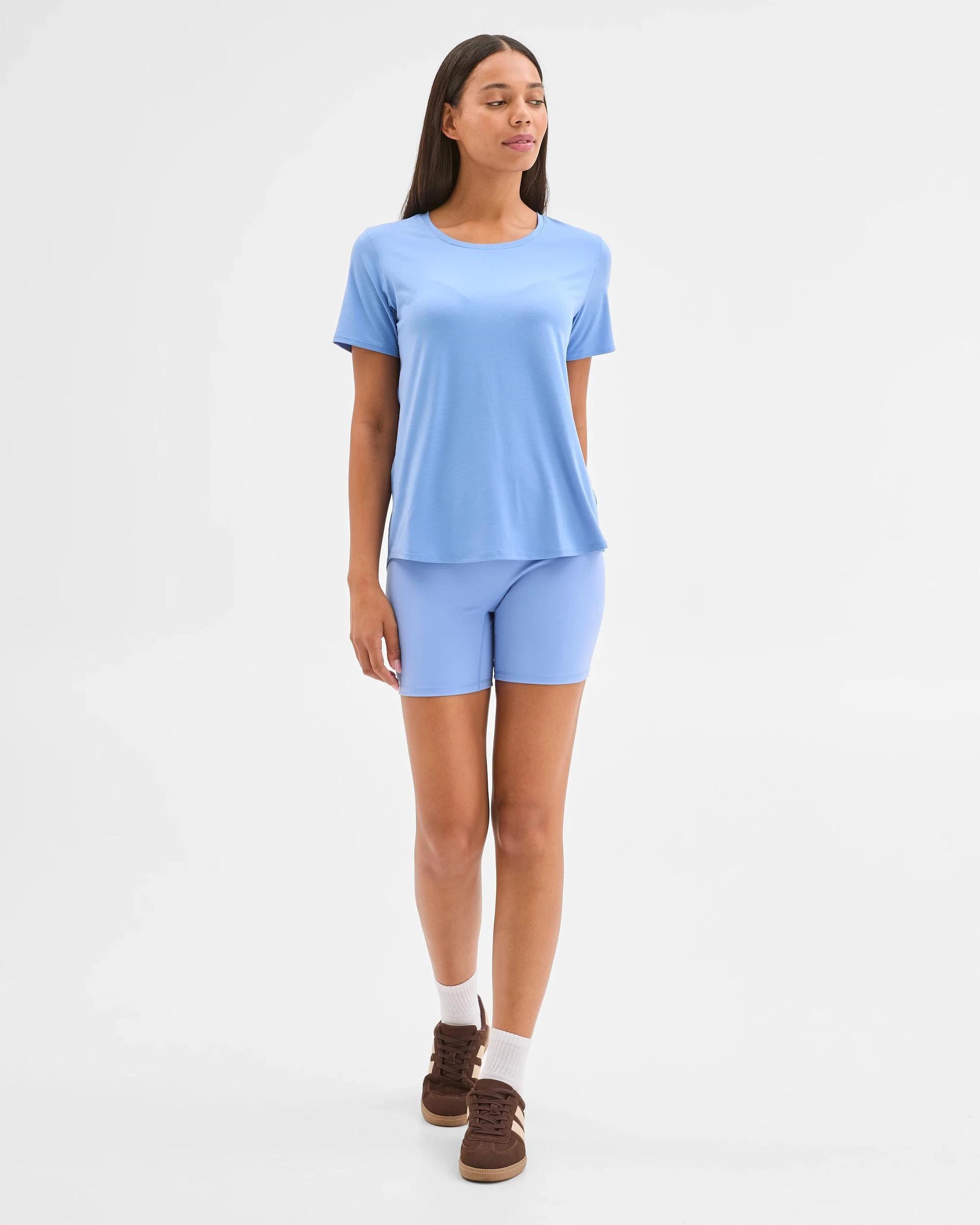 3 Target Active Twist Back Running T-Shirt SKY, 3 of 8