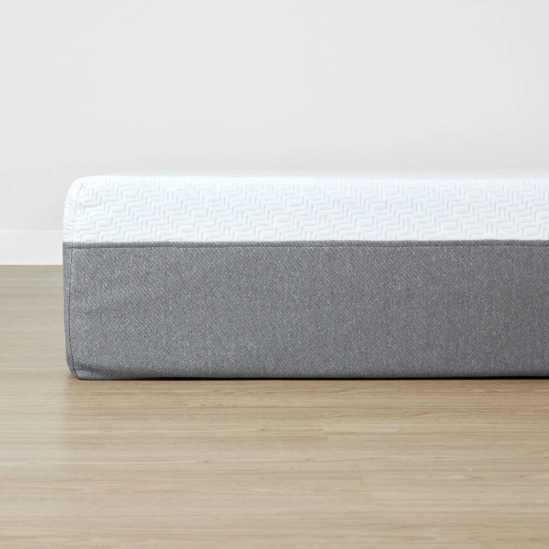 6 Queen Bed Ultra Cool Gel Memory Foam Mattress, 6 of 6