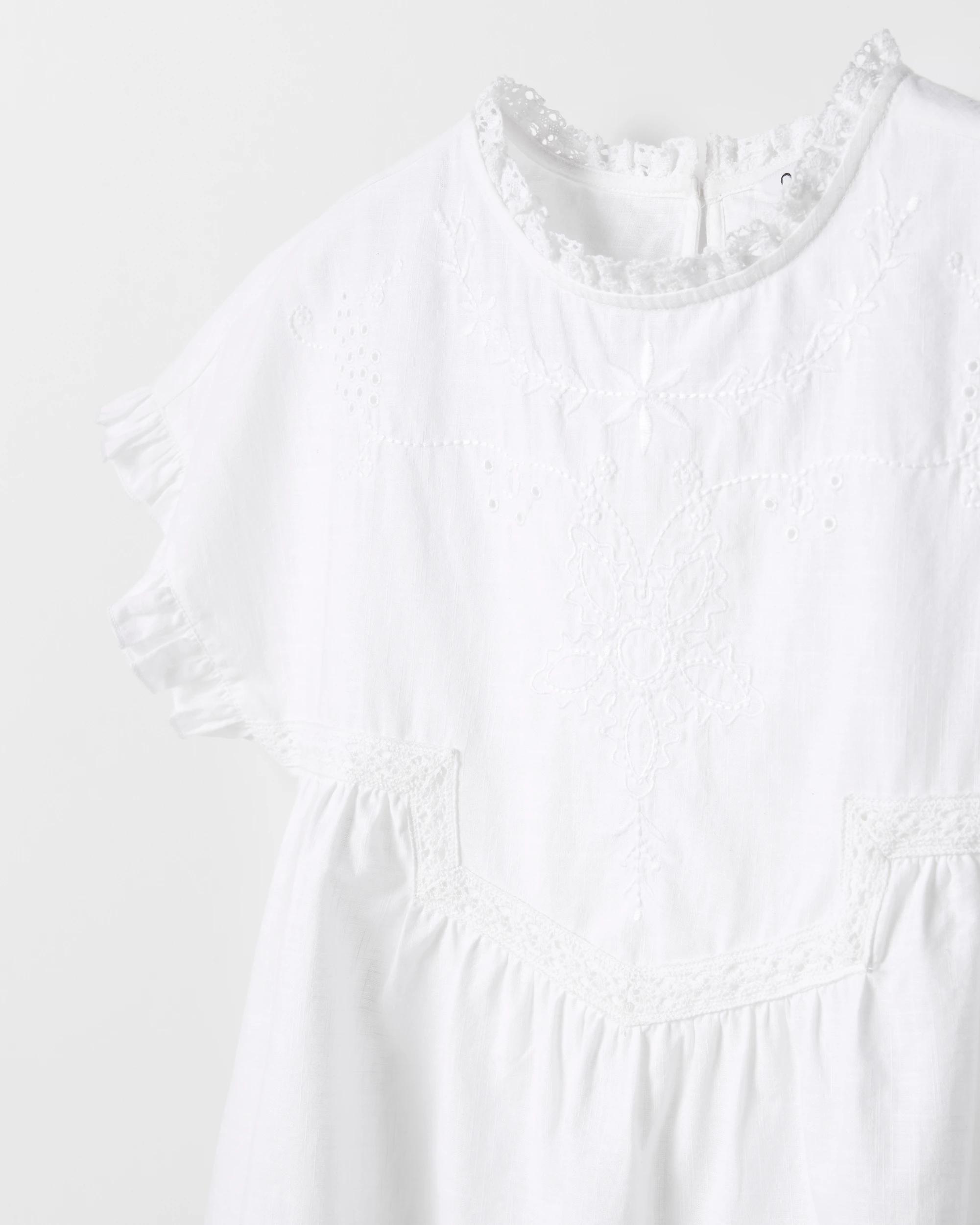 3 Target Kids Woven Short Sleeve Embroidered Top WHITE, 3 of 5