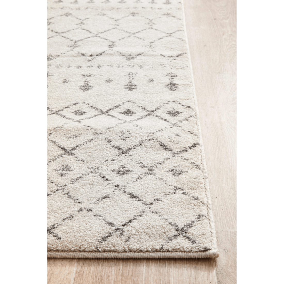 6 RUG CULTURE Chrome Elsa Silver Runner Rug — Power-Loomed 100% Polypropylene, 10mm Pile - Silver, 6 of 9
