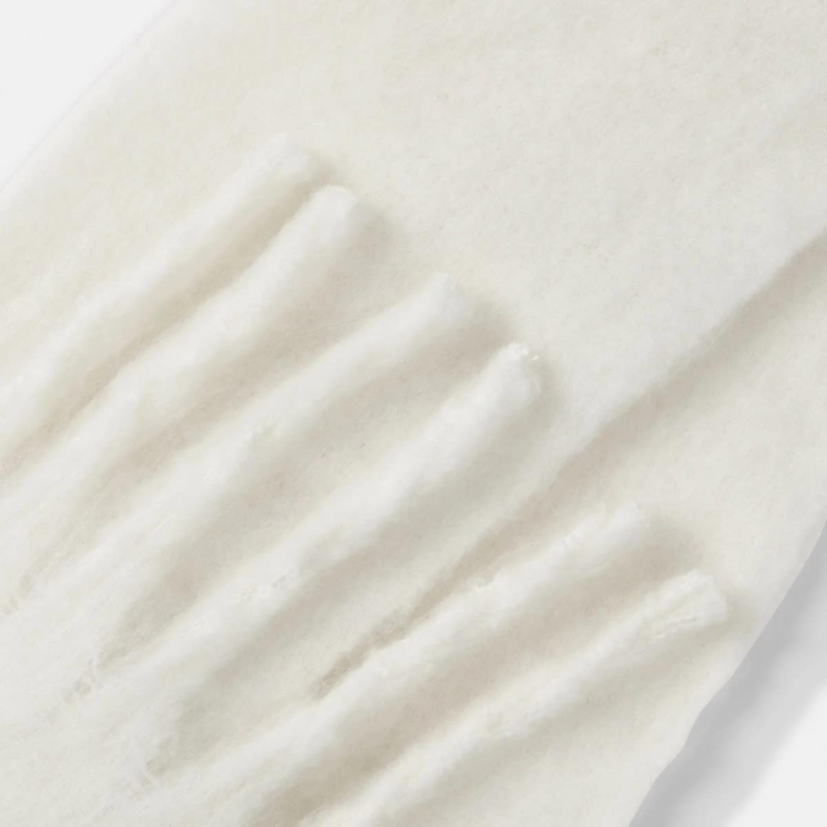 2 Narrow Fluffy Scarf Ecru, 2 of 3