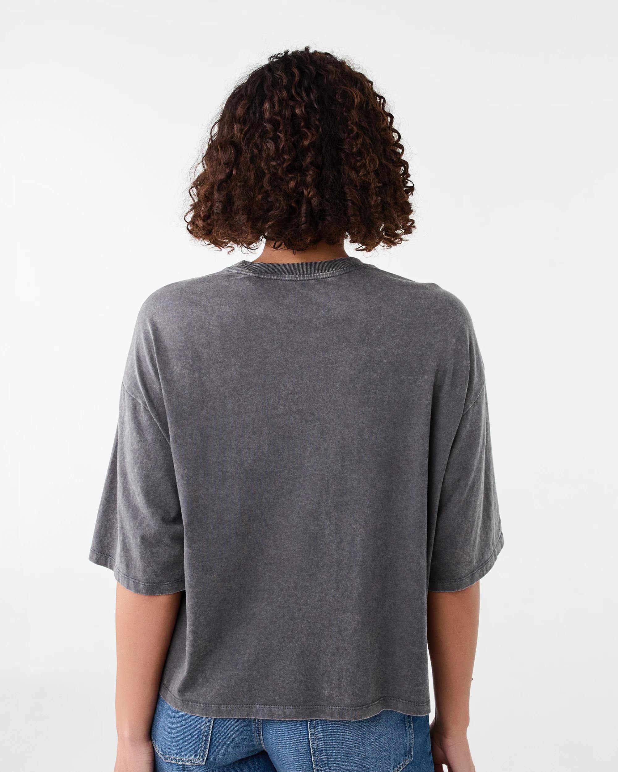3 Shelby License Short Sleeve Oversized Chopped T-shirt Shelby, 3 of 5