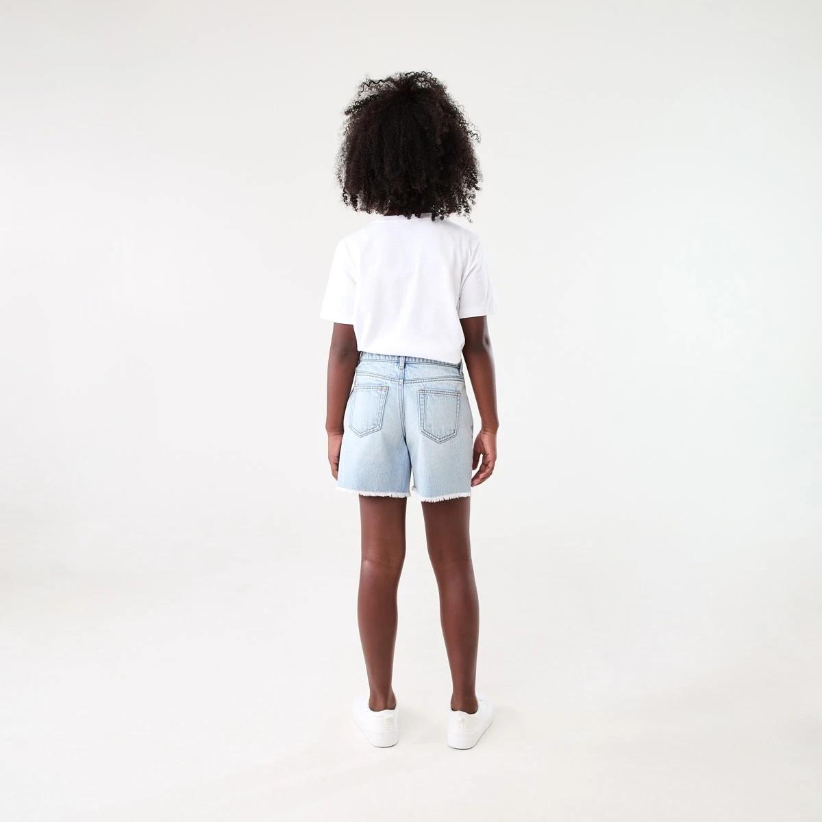 7 Relaxed Denim Shorts with Frayed Hem LIGHT WASH, 7 of 7