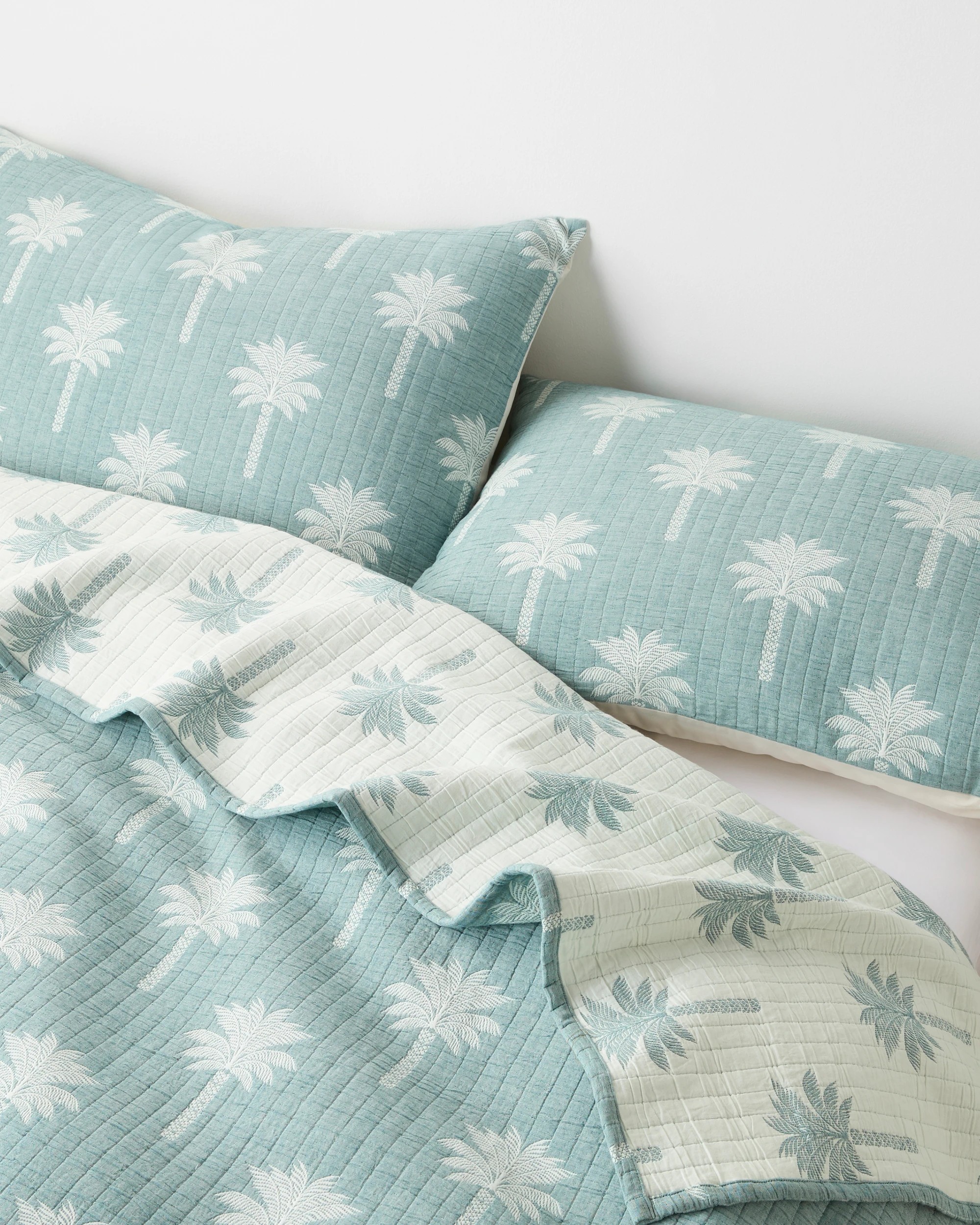 2 Target Asher Palm Coverlet Set
 - Queen Bed
 - Green, 2 of 3