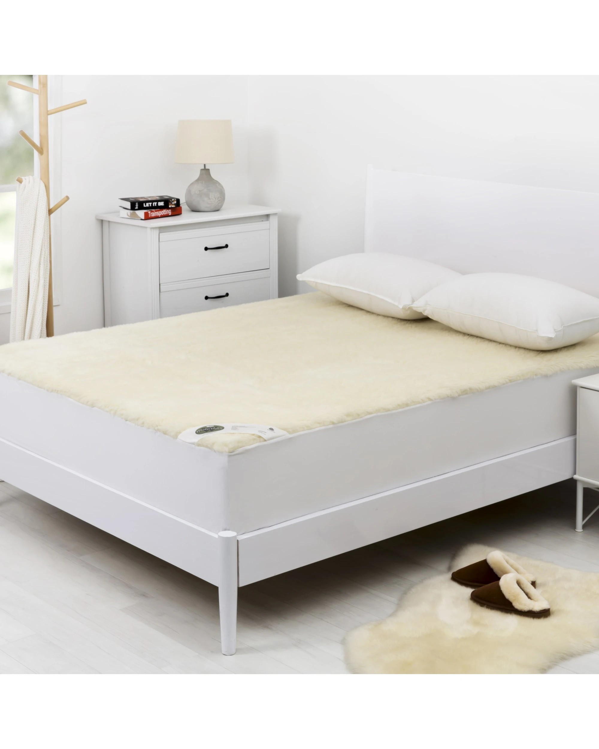 1 Wooltara Classic 350GSM Washable Australian Wool Fleece Underblanket - Queen Bed - White, 1 of 3