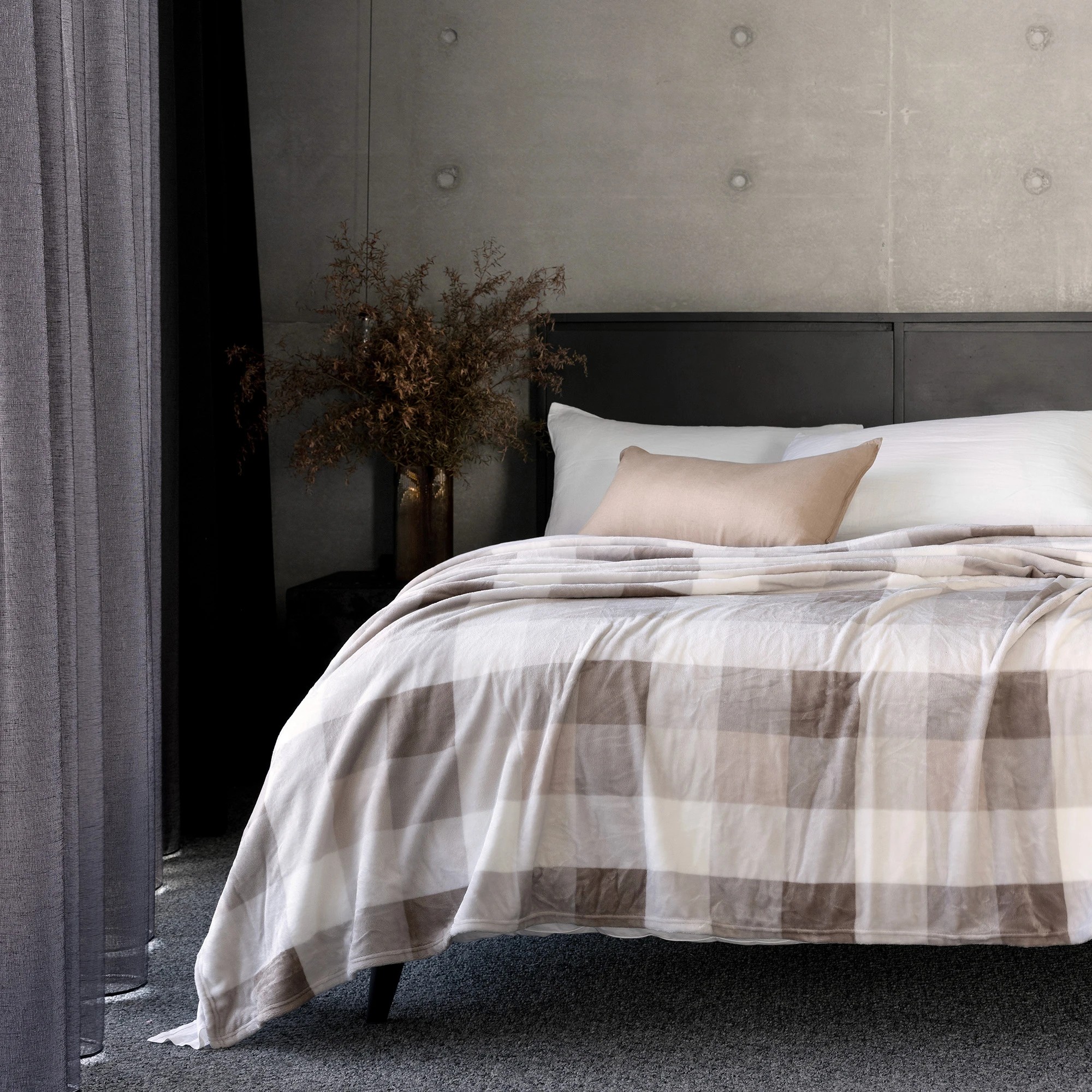 2 Bambury Charlie Ultraplush Polyester Flannel Fleece 280gsm Soft Checkered Blanket Nougat - King Bed - Natural, 2 of 3